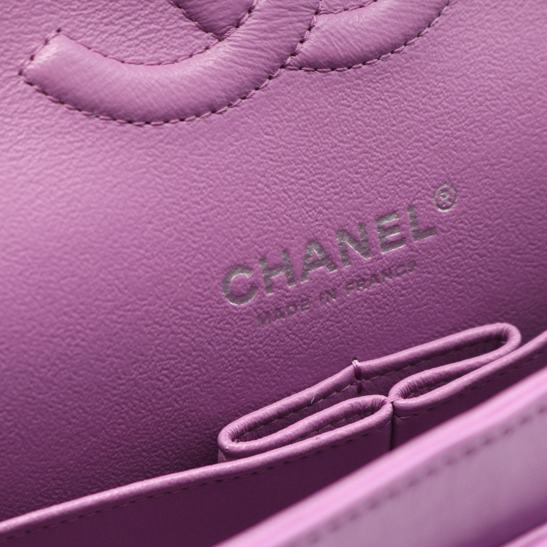 CHANEL(シャネル) ショルダーバッグ ダブルフラップマトラッセ A01112 パープル チェーンショルダー/ヴィンテージシルバー金具 ラムスキン シャネル マトラッセ Wフラップ チェーンショルダー 25 パープル