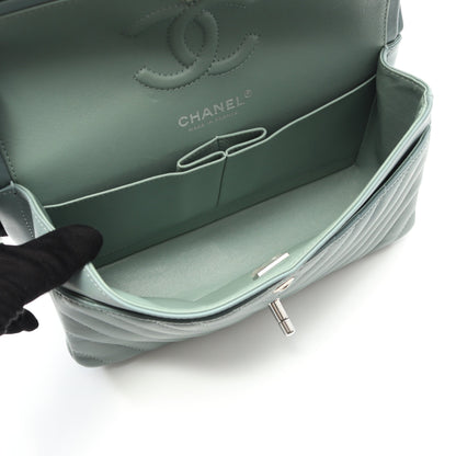 シェブロン Vステッチ Wフラップ Wチェーンショルダーバッグ ラムスキン グレーグリーン シルバー金具 シャネル バッグ CHANEL