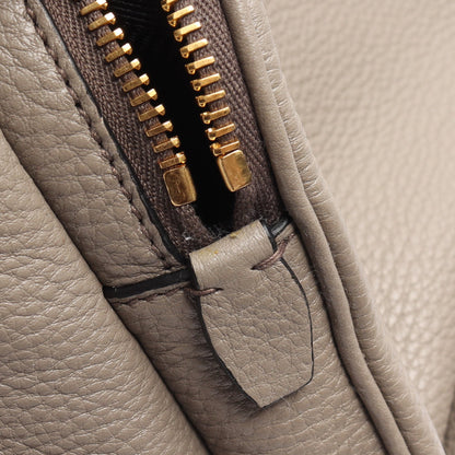 VIT DAINO バックパック リュックサック レザー グレーベージュ プラダ バッグ PRADA