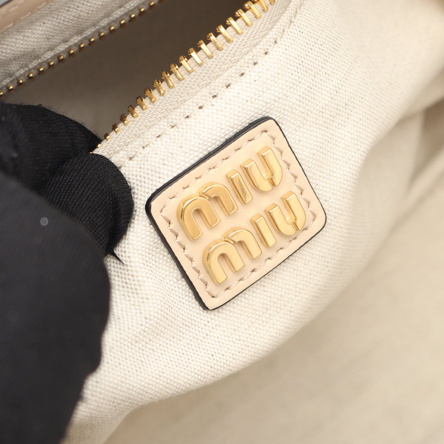 IVY アイビー ハンドバッグ レザー ベージュ 2WAY ミュウミュウ バッグ miu miu