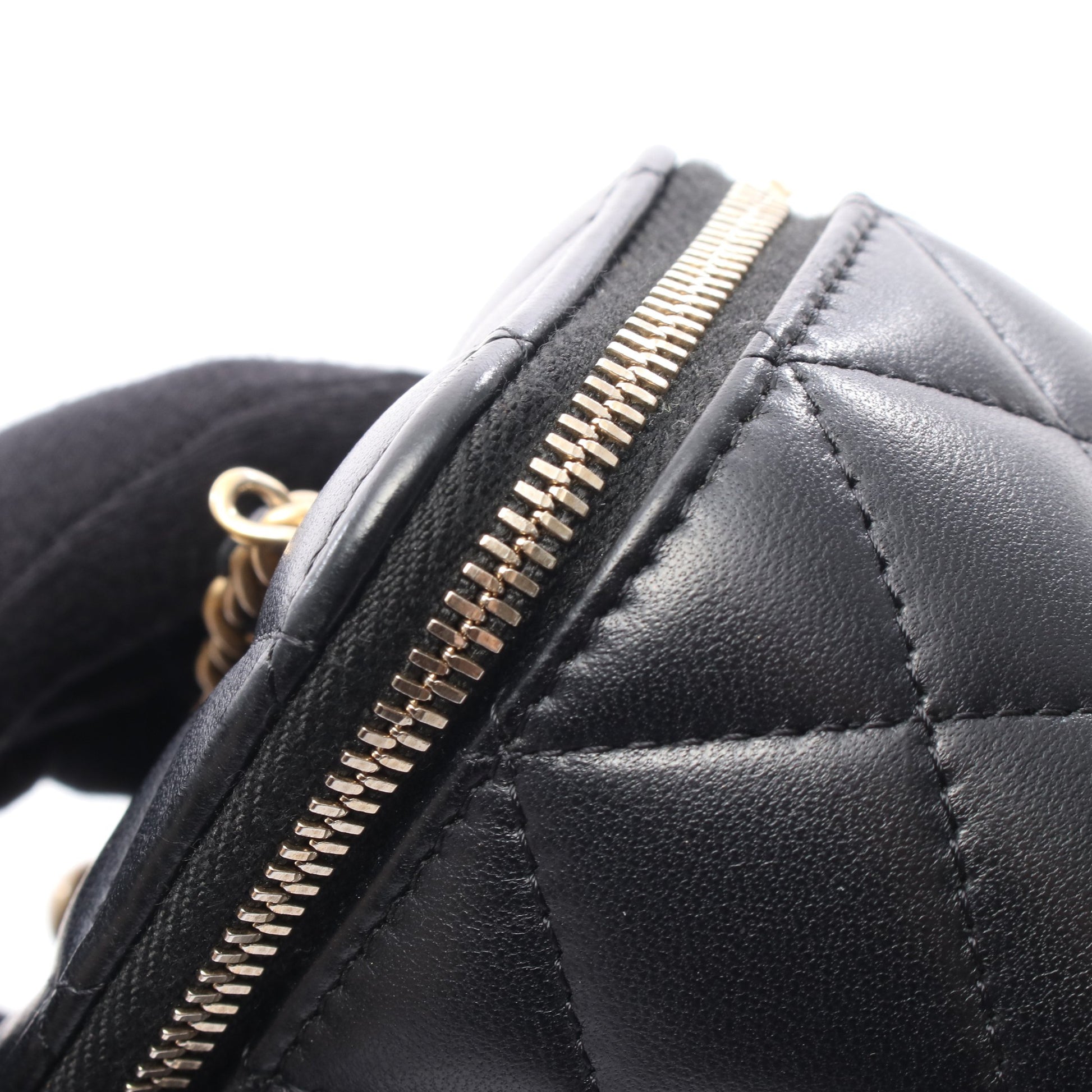 ココマーク バニティ ショルダーバッグ ラムスキン ブラック ゴールド金具 シャネル バッグ CHANEL