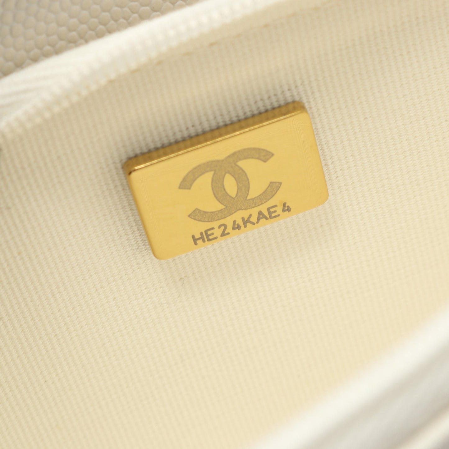 マトラッセ チェーンウォレット キャビアスキン ホワイト ゴールド金具 シャネル バッグ CHANEL