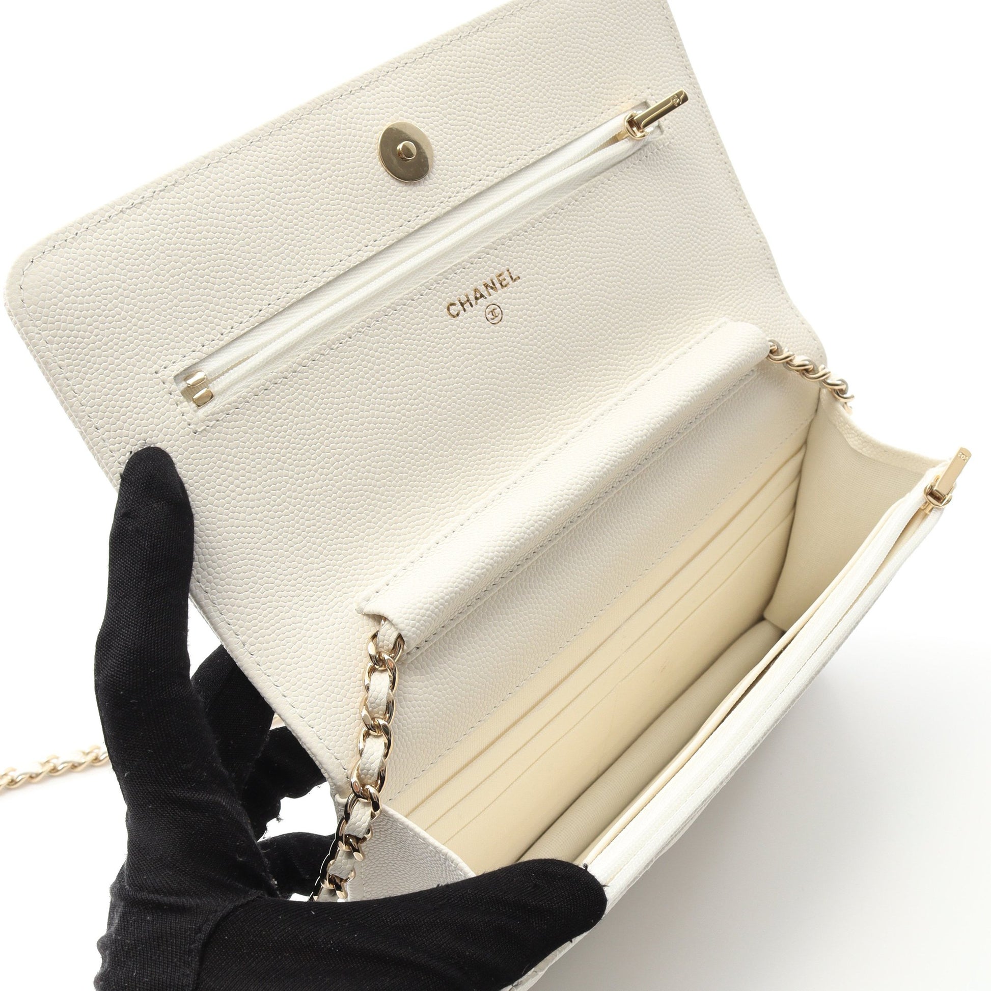 マトラッセ チェーンウォレット キャビアスキン ホワイト ゴールド金具 シャネル バッグ CHANEL