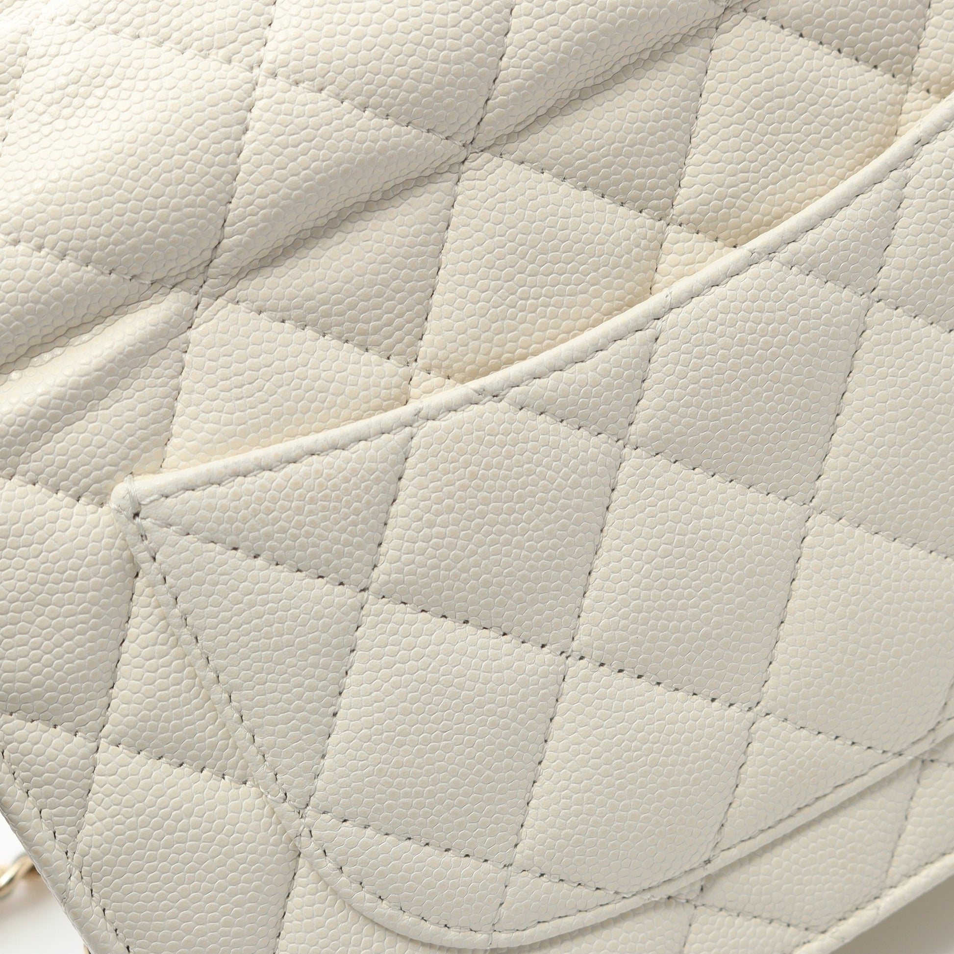 マトラッセ チェーンウォレット キャビアスキン ホワイト ゴールド金具 シャネル バッグ CHANEL