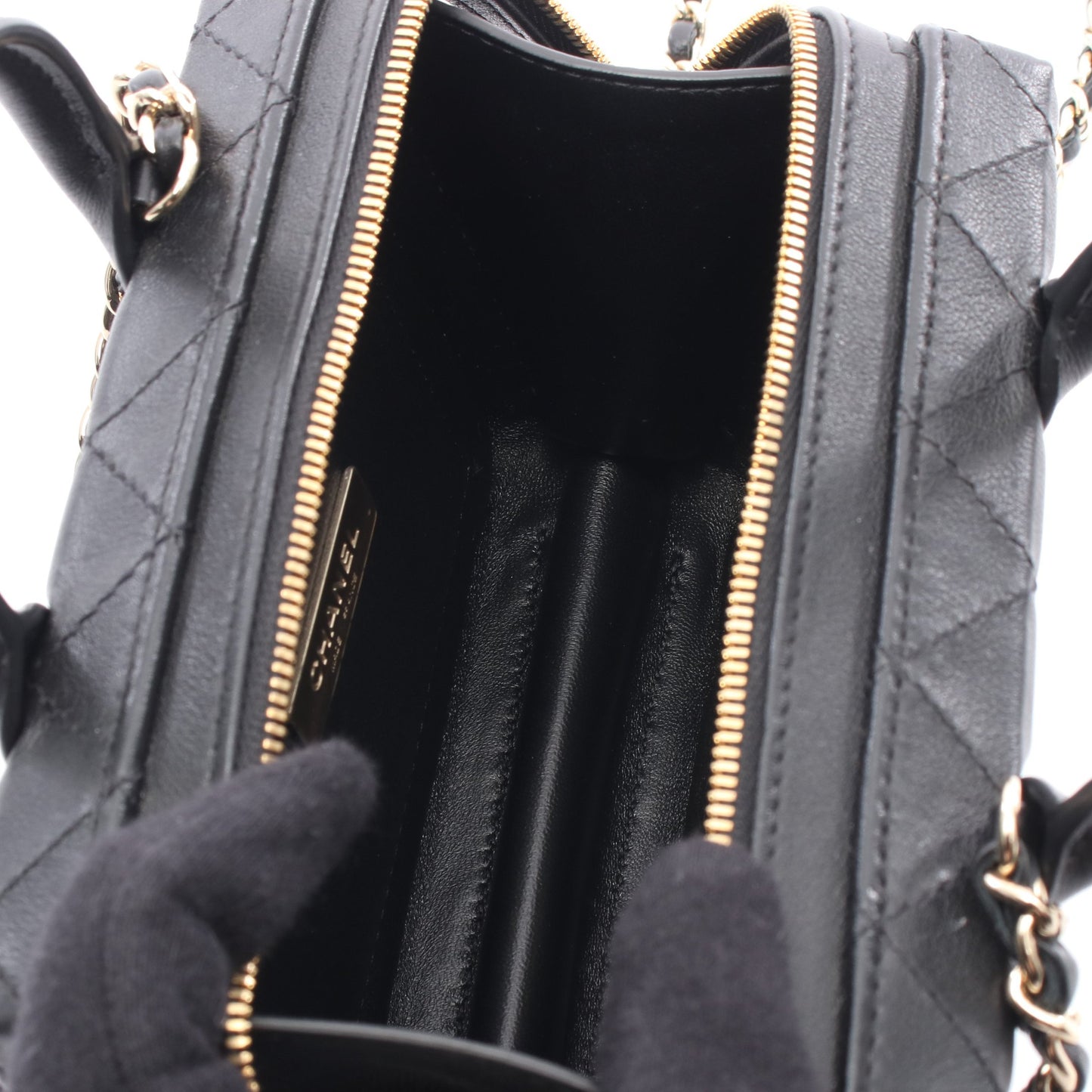 スモール ヴァニティケース マトラッセ チェーンショルダーバッグ レザー ブラック ゴールド金具 2WAY シャネル バッグ CHANEL