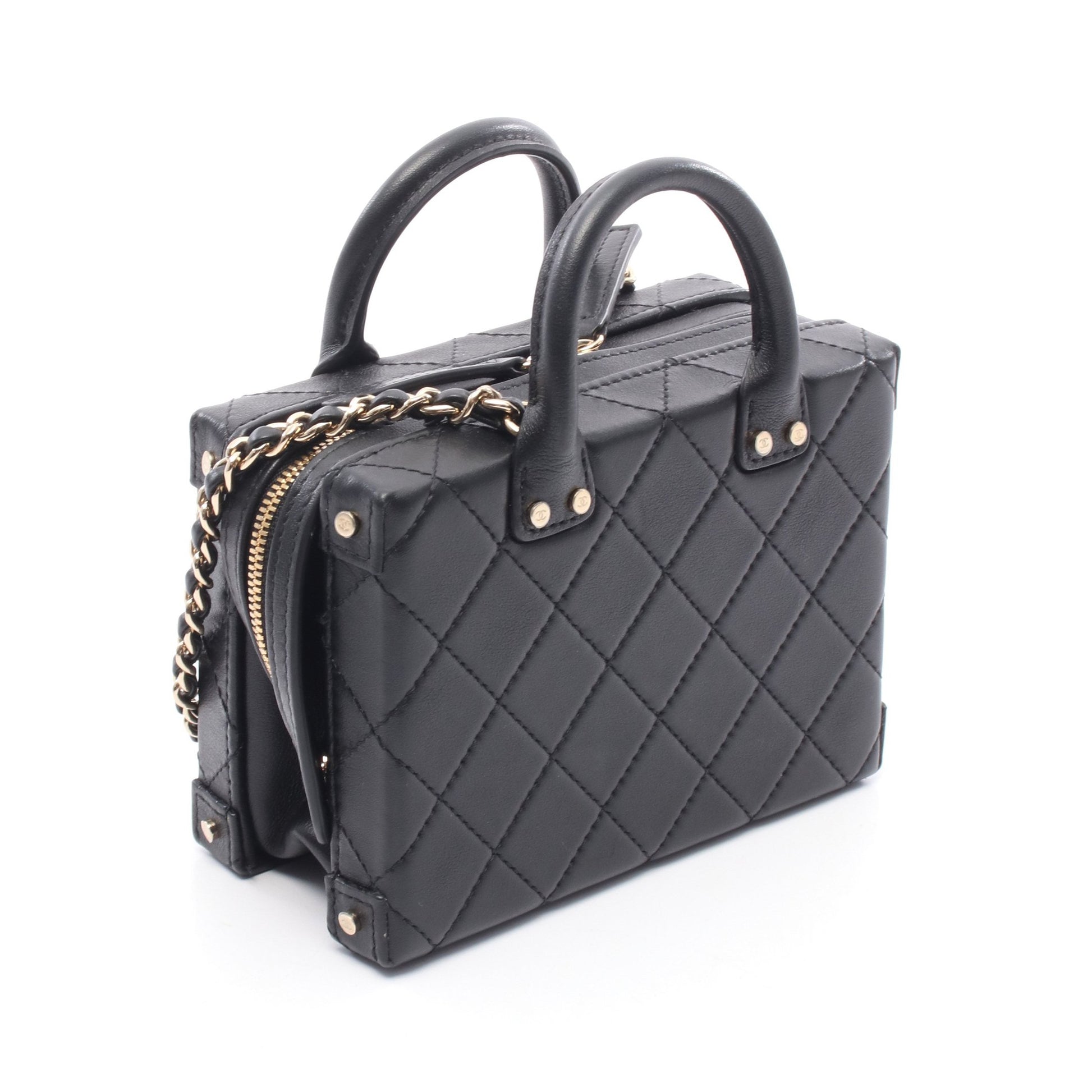 スモール ヴァニティケース マトラッセ チェーンショルダーバッグ レザー ブラック ゴールド金具 2WAY シャネル バッグ CHANEL