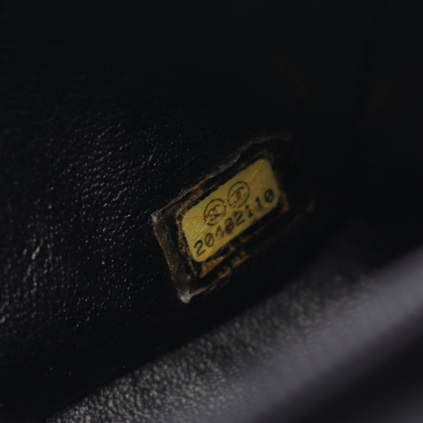 ミニマトラッセ チェーンショルダーバッグ キャビアスキン ブラック ゴールド金具 シャネル バッグ CHANEL