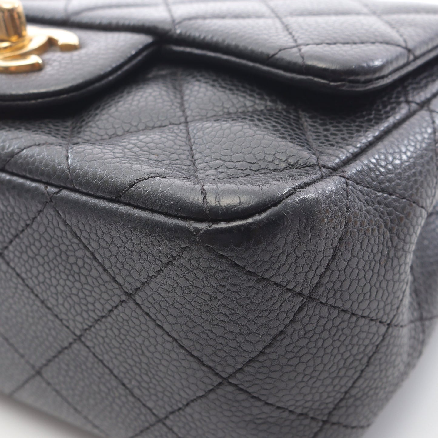 ミニマトラッセ チェーンショルダーバッグ キャビアスキン ブラック ゴールド金具 シャネル バッグ CHANEL