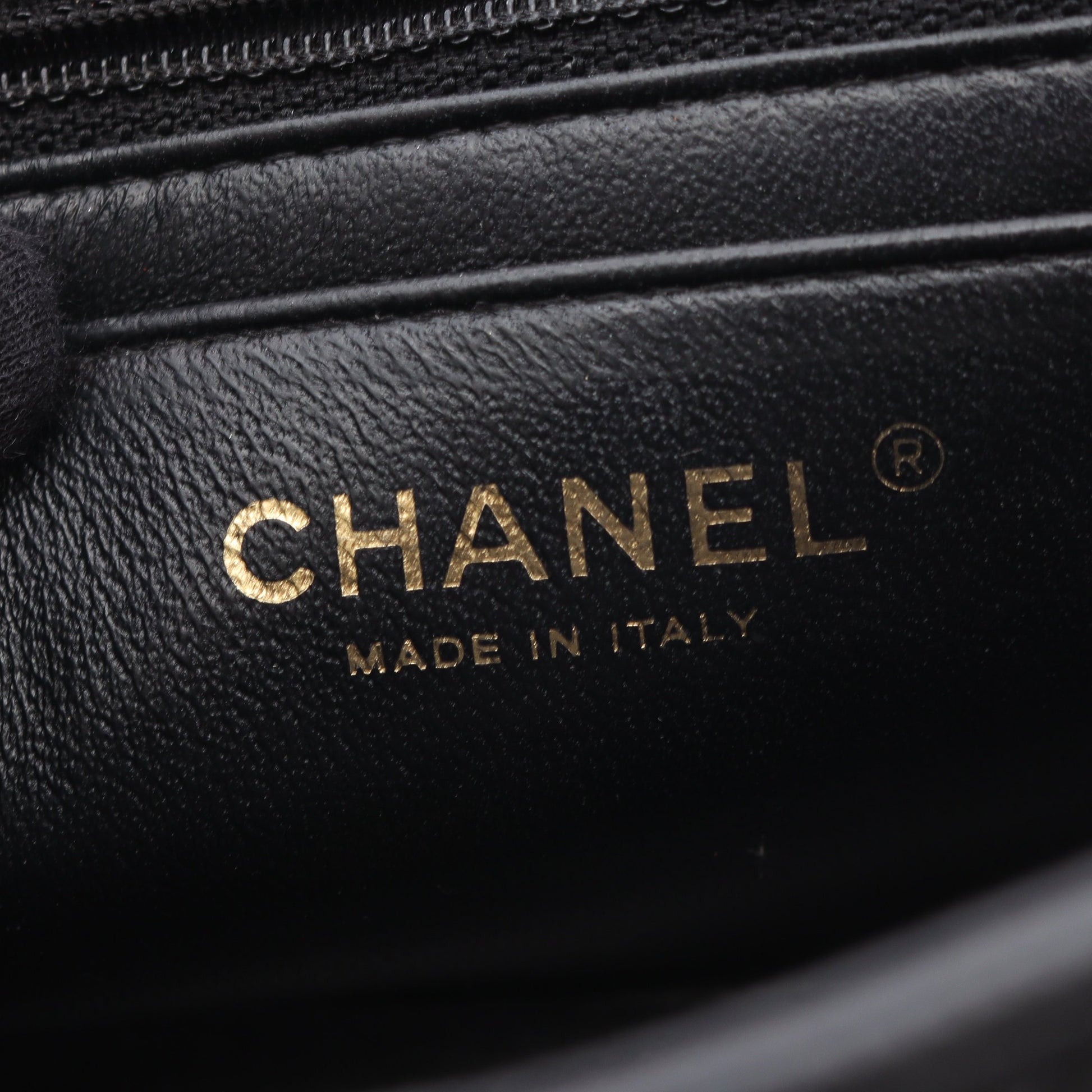 ミニマトラッセ チェーンショルダーバッグ キャビアスキン ブラック ゴールド金具 シャネル バッグ CHANEL