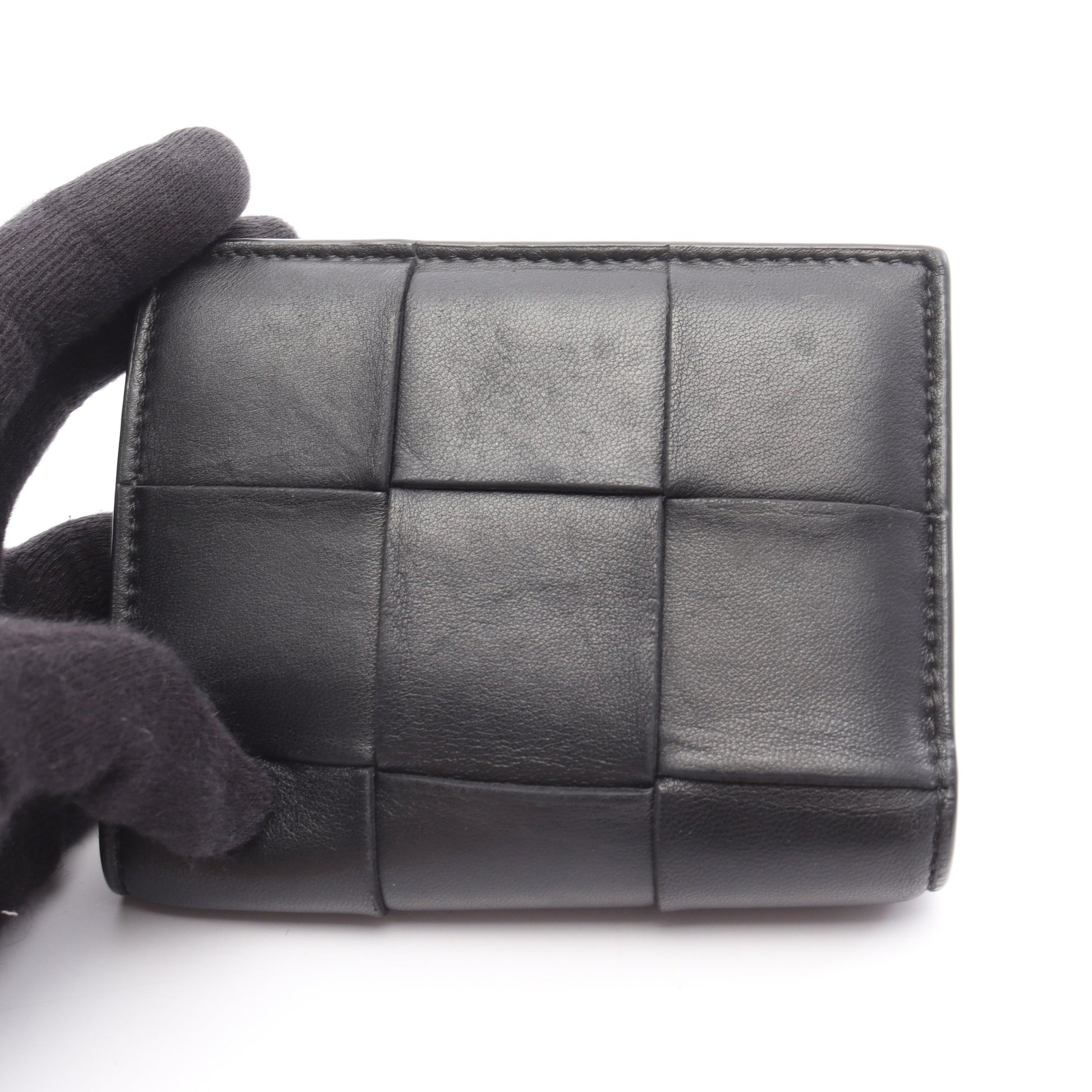 スモール カセット マキシイントレチャート 二つ折り財布 レザー ブラック ボッテガヴェネタ 財布・小物 BOTTEGA VENETA