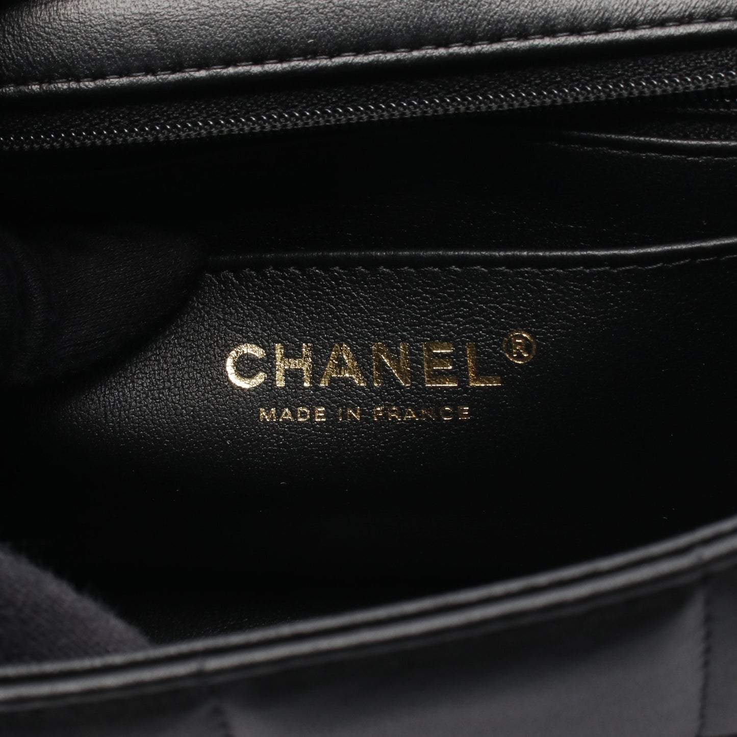 チョコバー ミニフラップ チェーンショルダーバッグ ラムスキン ブラック ゴールド金具 シャネル バッグ CHANEL