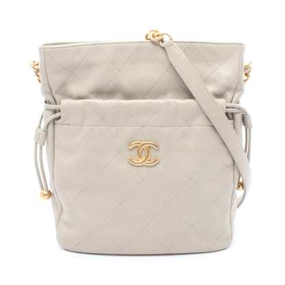 マトラッセ チェーンショルダーバッグ ラムスキン ライトグレー ゴールド金具 シャネル バッグ CHANEL