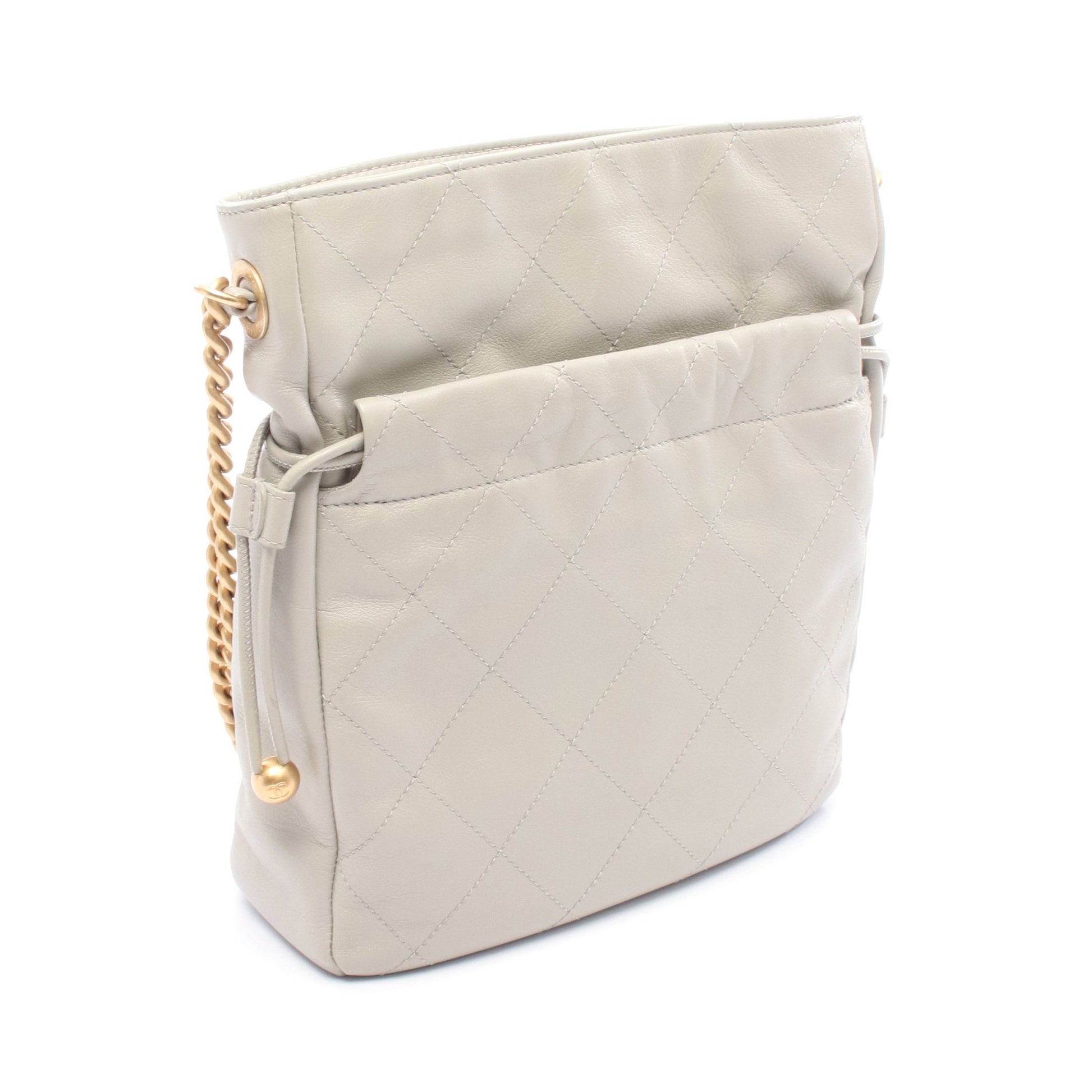 マトラッセ チェーンショルダーバッグ ラムスキン ライトグレー ゴールド金具 シャネル バッグ CHANEL