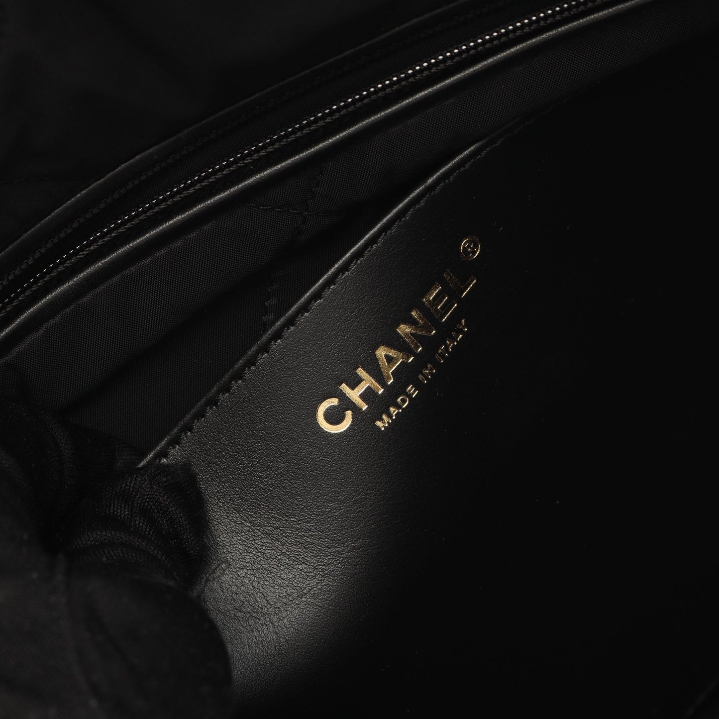 マトラッセ ラージボーリングバッグ チェーンショルダーバッグ ナイロン レザー ブラック ゴールド金具 シャネル バッグ CHANEL