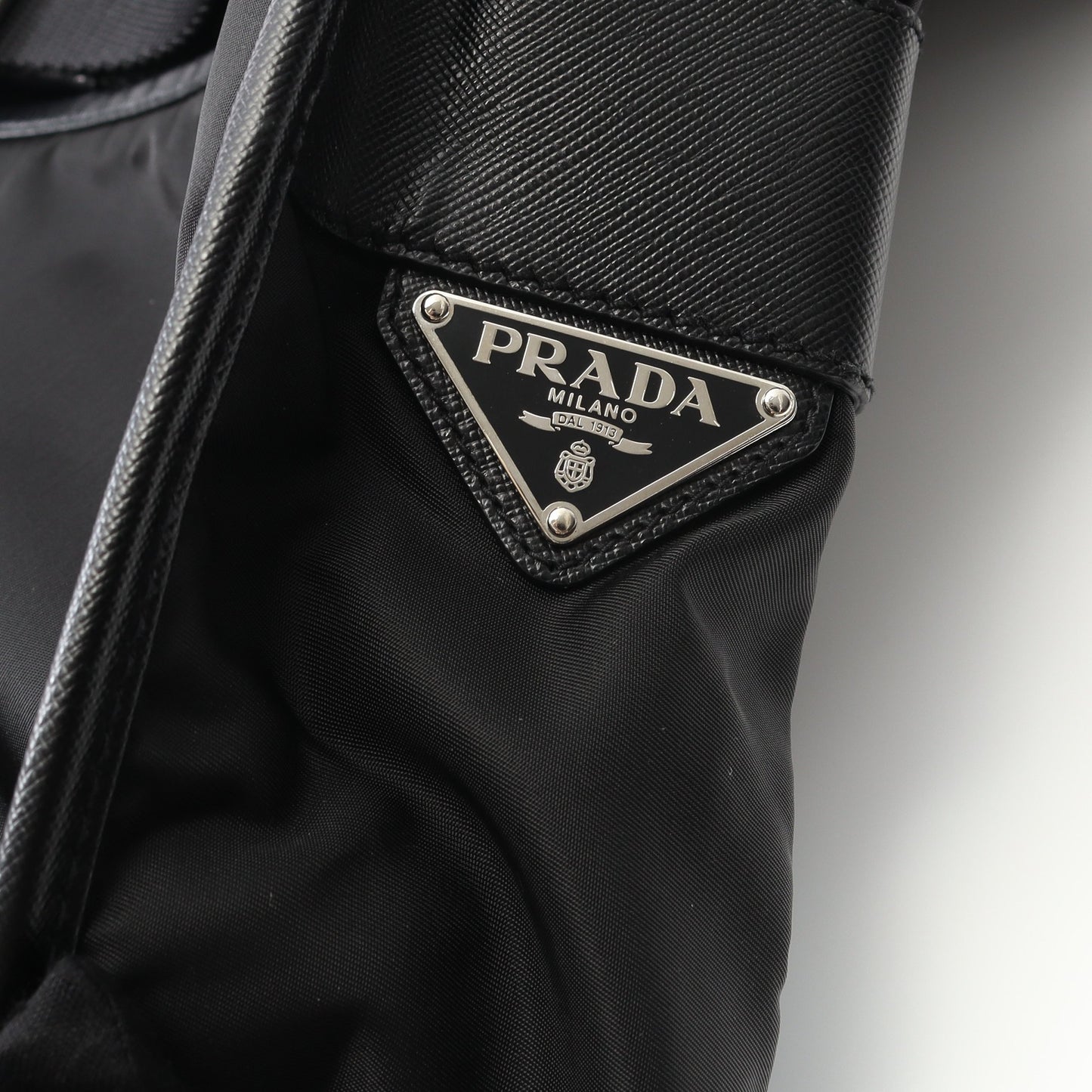 TESSUTO SAFFI ショルダーバッグ ナイロン サフィアーノレザー ブラック プラダ バッグ PRADA