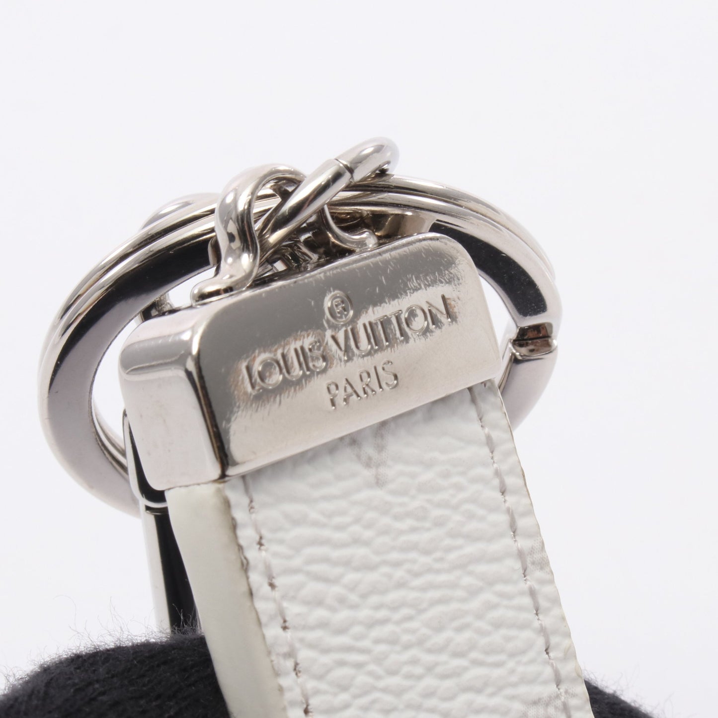 ネオ LV クラブ モノグラム タイガ ブロン キーホルダー バッグチャーム PVC レザー オフホワイト ルイヴィトン 財布・小物 LOUIS VUITTON