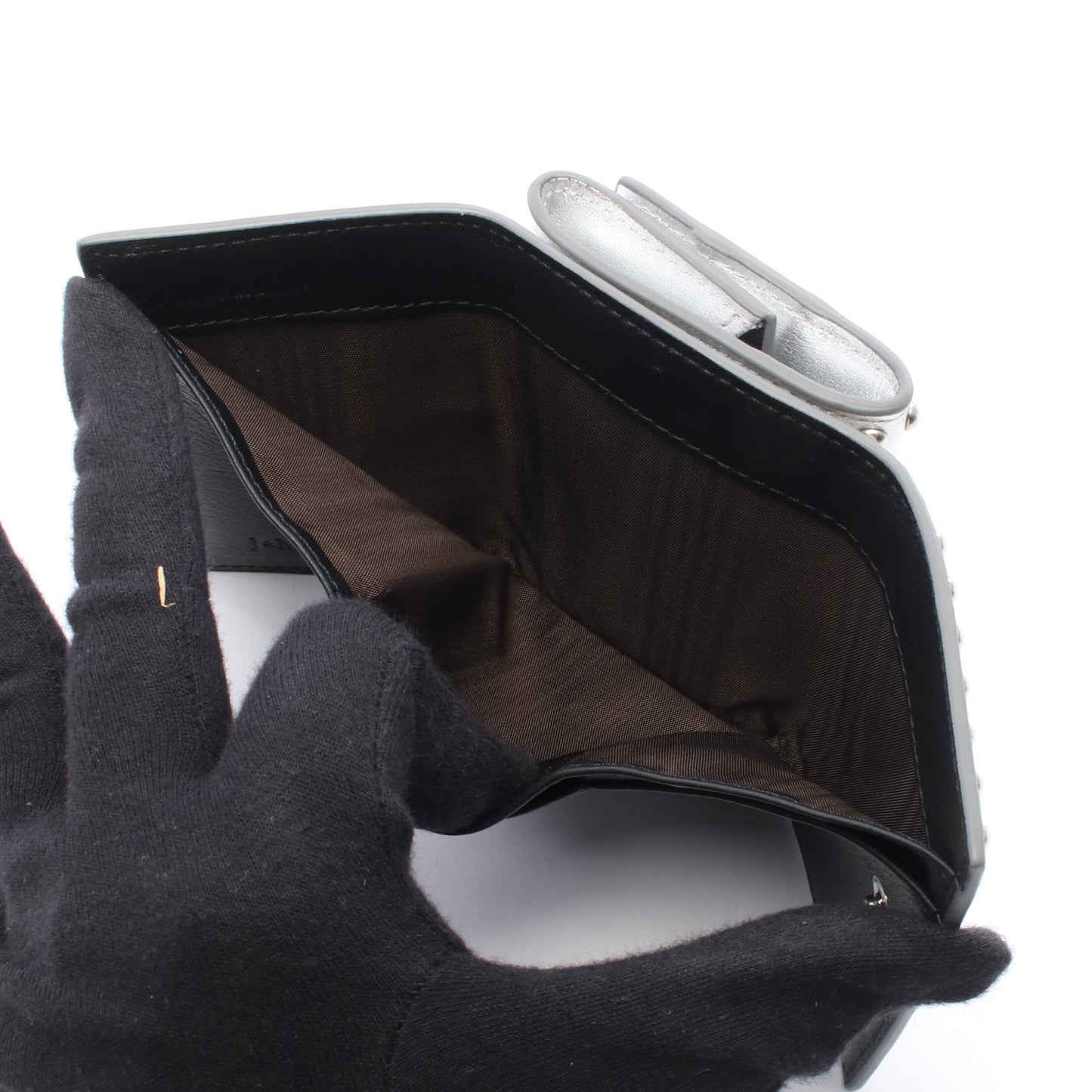 FOLD WALLE WITH STUDS 二つ折り財布 コンパクトウォレット レザー シルバー ジェイアンドエムデヴィッドソン 財布・小物 J&M DAVIDSON