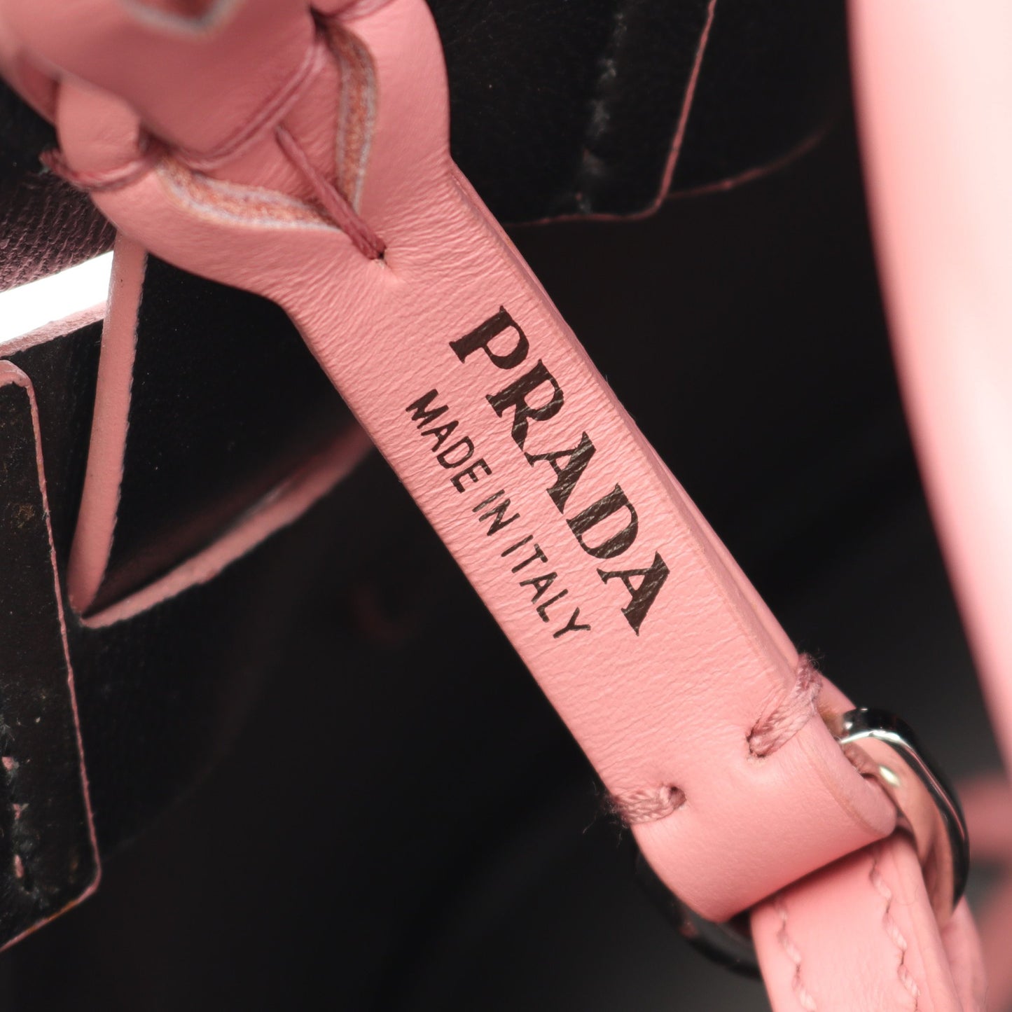 ヴィッテロ イントレチャート ハンドバッグ レザー ピンク プラダ バッグ PRADA