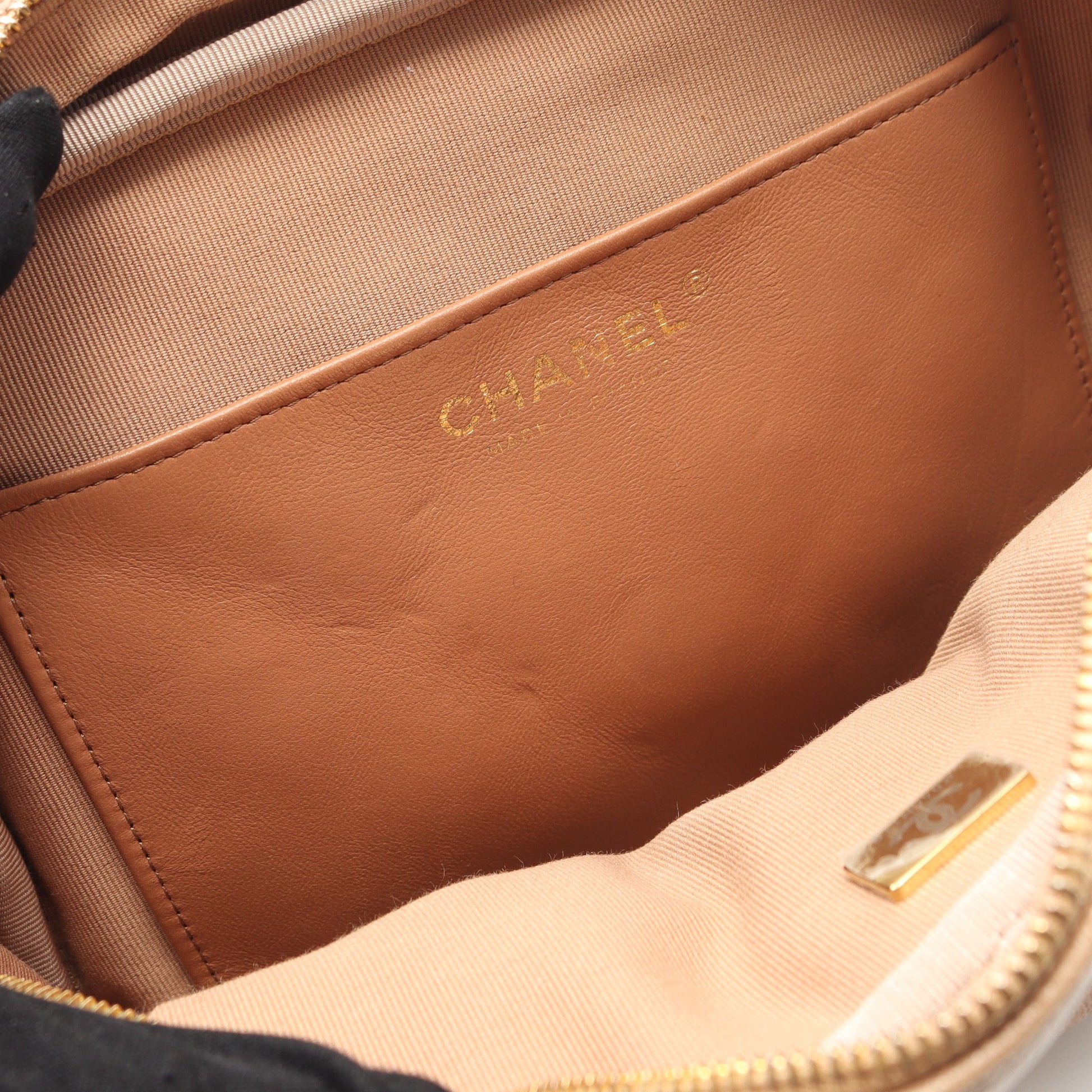 マトラッセ Wチェーンショルダーバッグ キャビアスキン ベージュ ゴールド金具 シャネル バッグ CHANEL