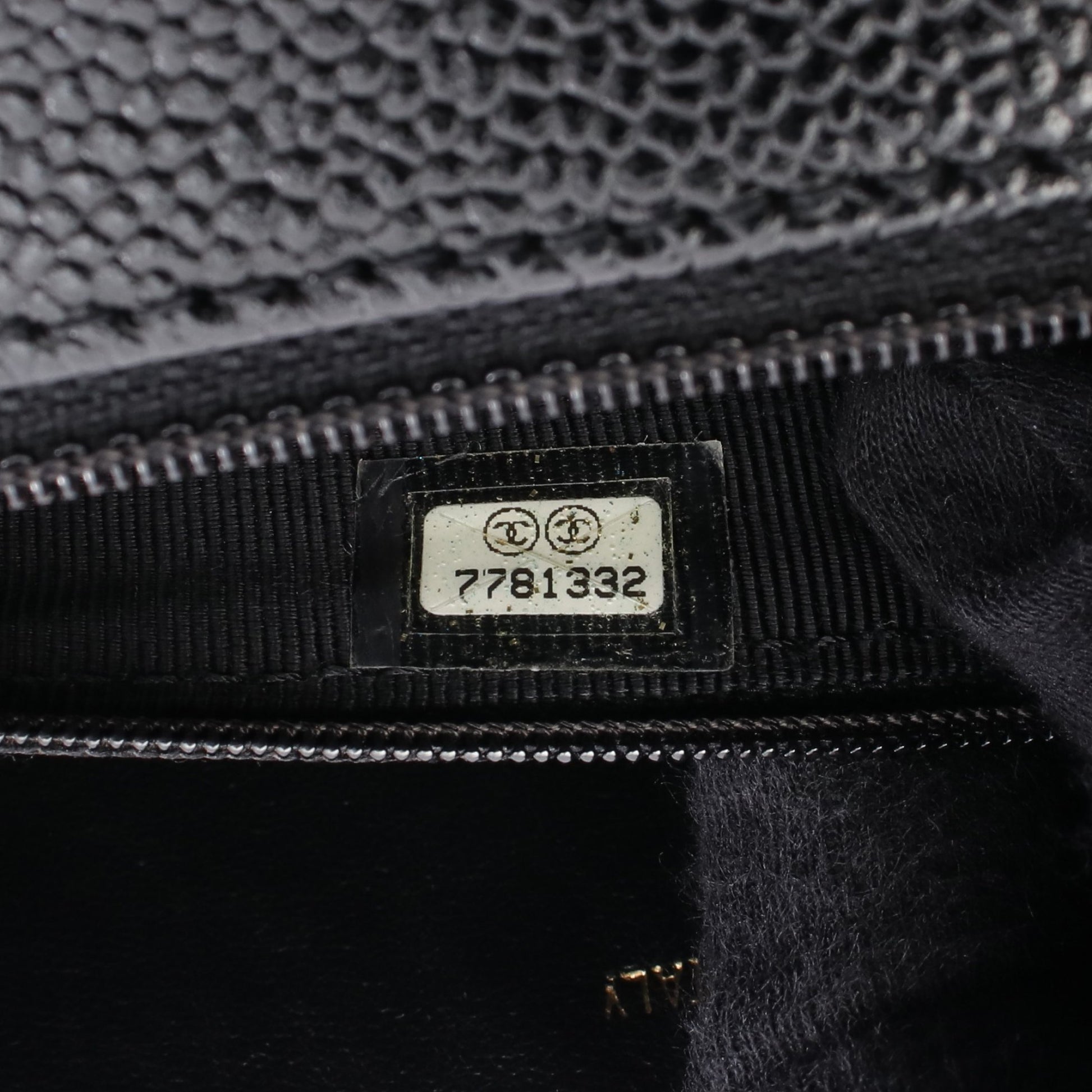 マトラッセ ハンドバッグ キャビアスキン ブラック ゴールド金具 シャネル バッグ CHANEL