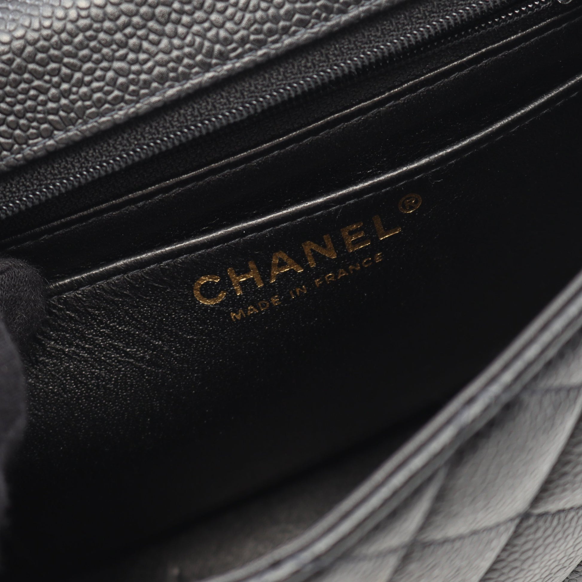 ミニマトラッセ チェーンショルダーバッグ キャビアスキン ブラック ゴールド金具 シャネル バッグ CHANEL