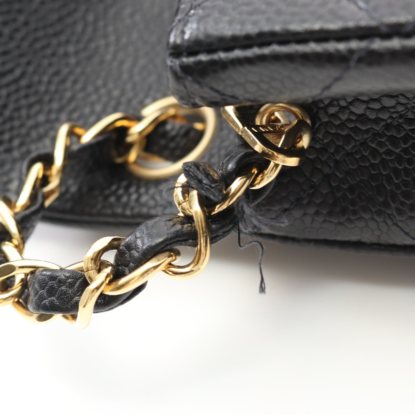 ミニマトラッセ チェーンショルダーバッグ キャビアスキン ブラック ゴールド金具 シャネル バッグ CHANEL