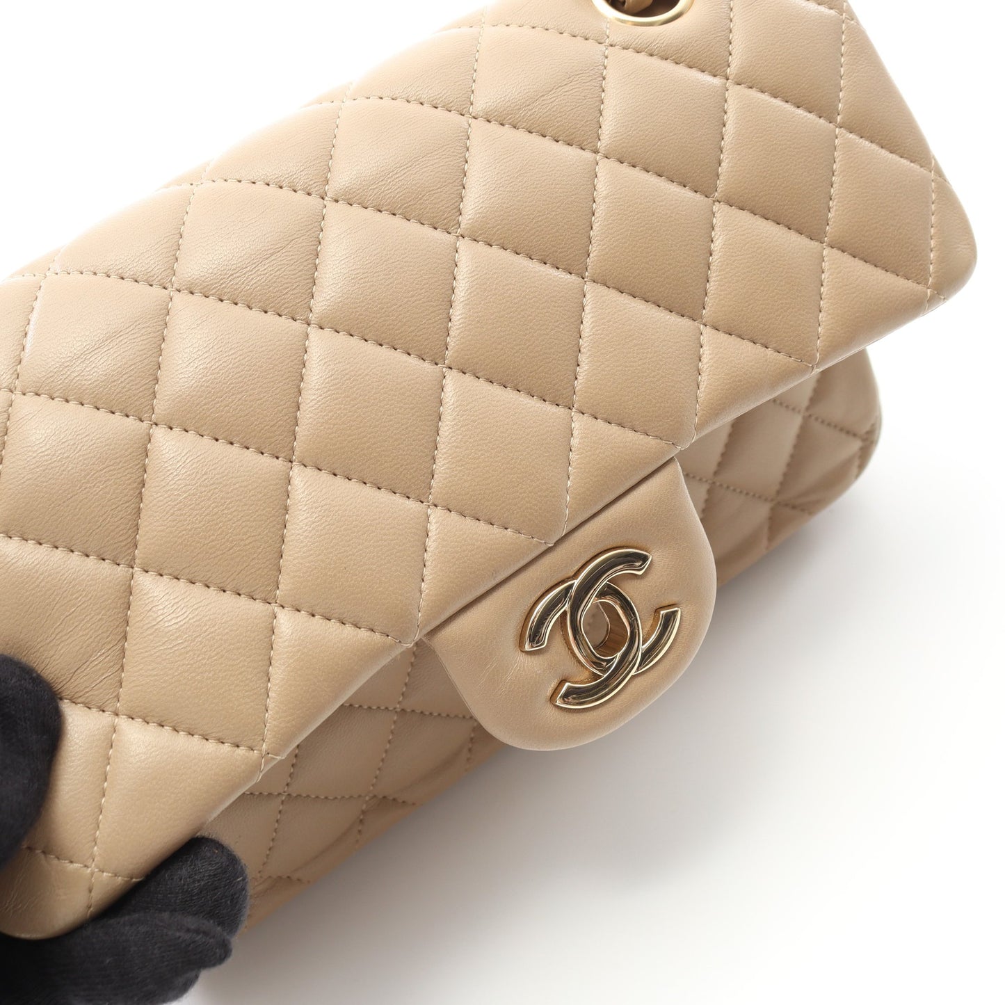 マトラッセ Wフラップ Wチェーンショルダーバッグ ラムスキン ベージュ ゴールド金具 シャネル バッグ CHANEL