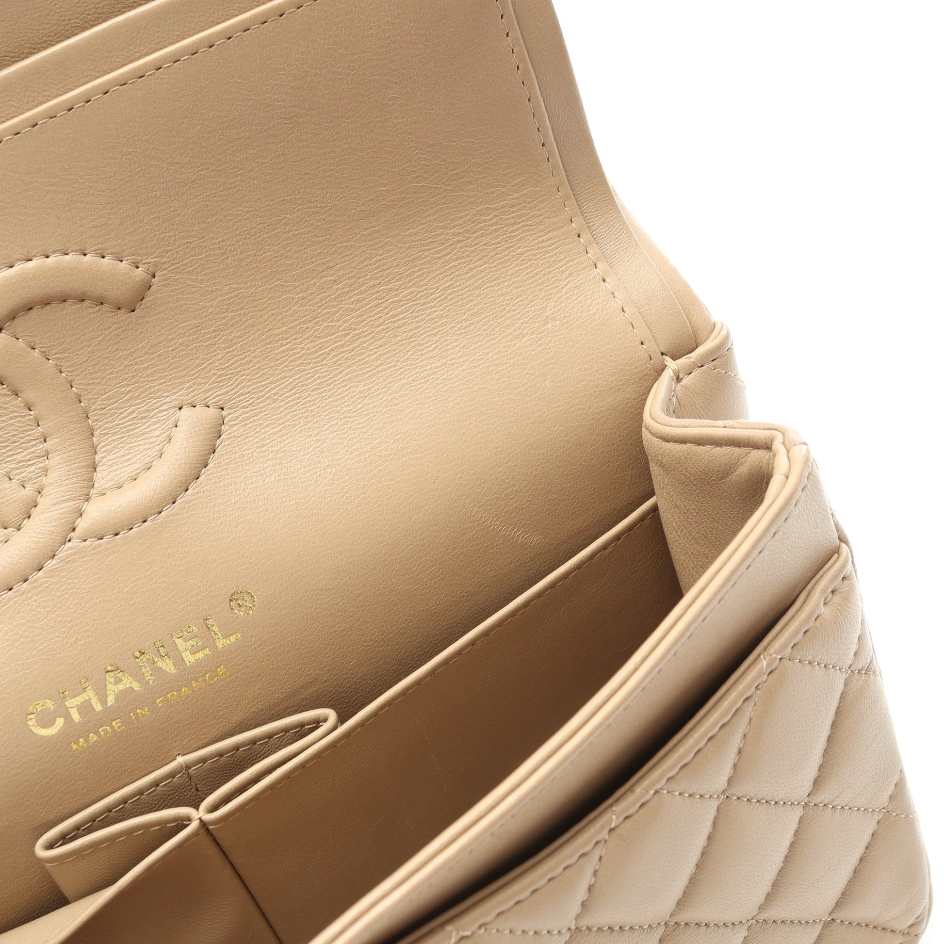 マトラッセ Wフラップ Wチェーンショルダーバッグ ラムスキン ベージュ ゴールド金具 シャネル バッグ CHANEL