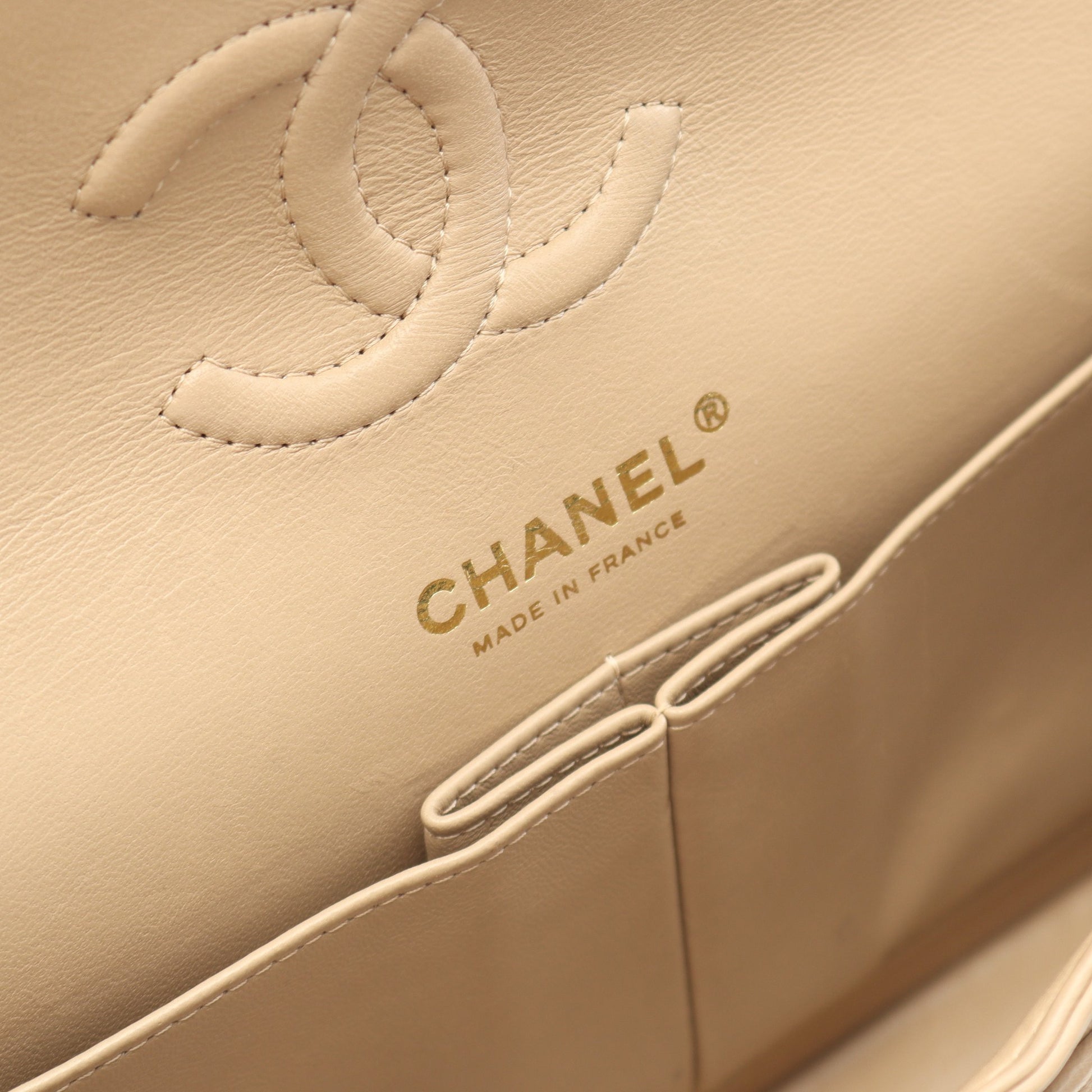 マトラッセ Wフラップ Wチェーンショルダーバッグ ラムスキン ベージュ ゴールド金具 シャネル バッグ CHANEL