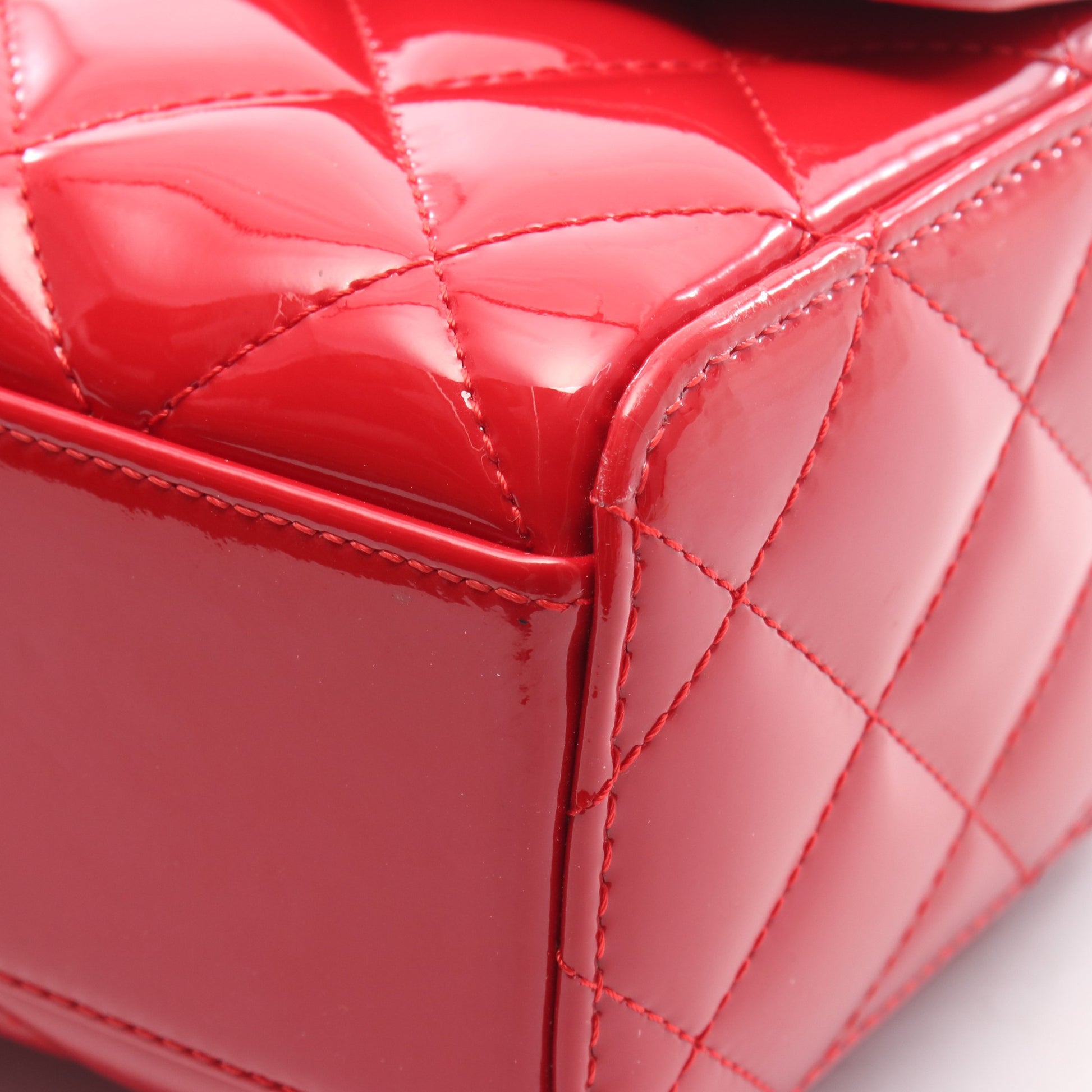 スモールハンドバッグ マトラッセ チェーンショルダーバッグ エナメルレザー レッド ゴールド金具 シャネル バッグ CHANEL