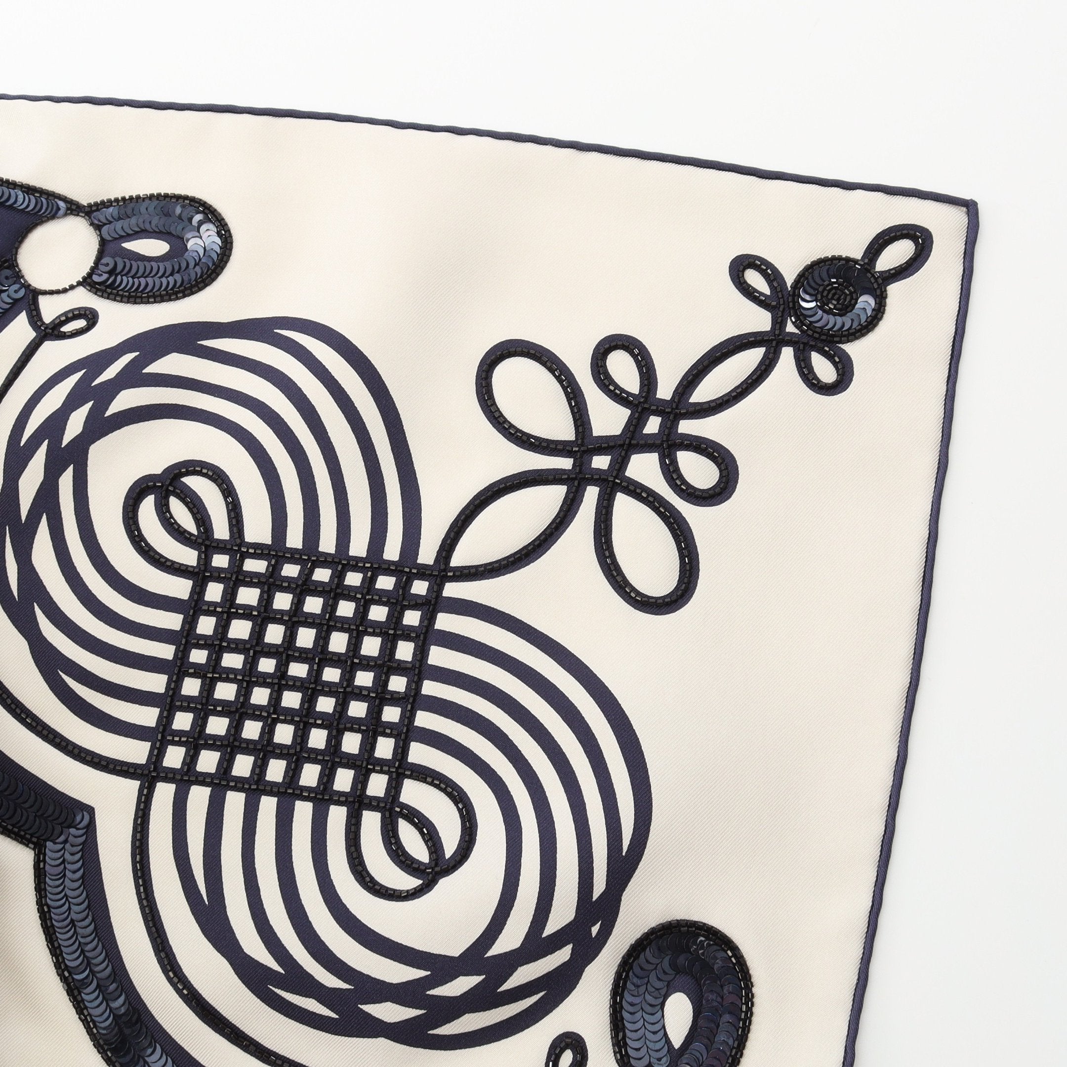 カレ90 BRANDE BOURGS TATTOO スカーフ ビーズ刺繍 シルク オフ