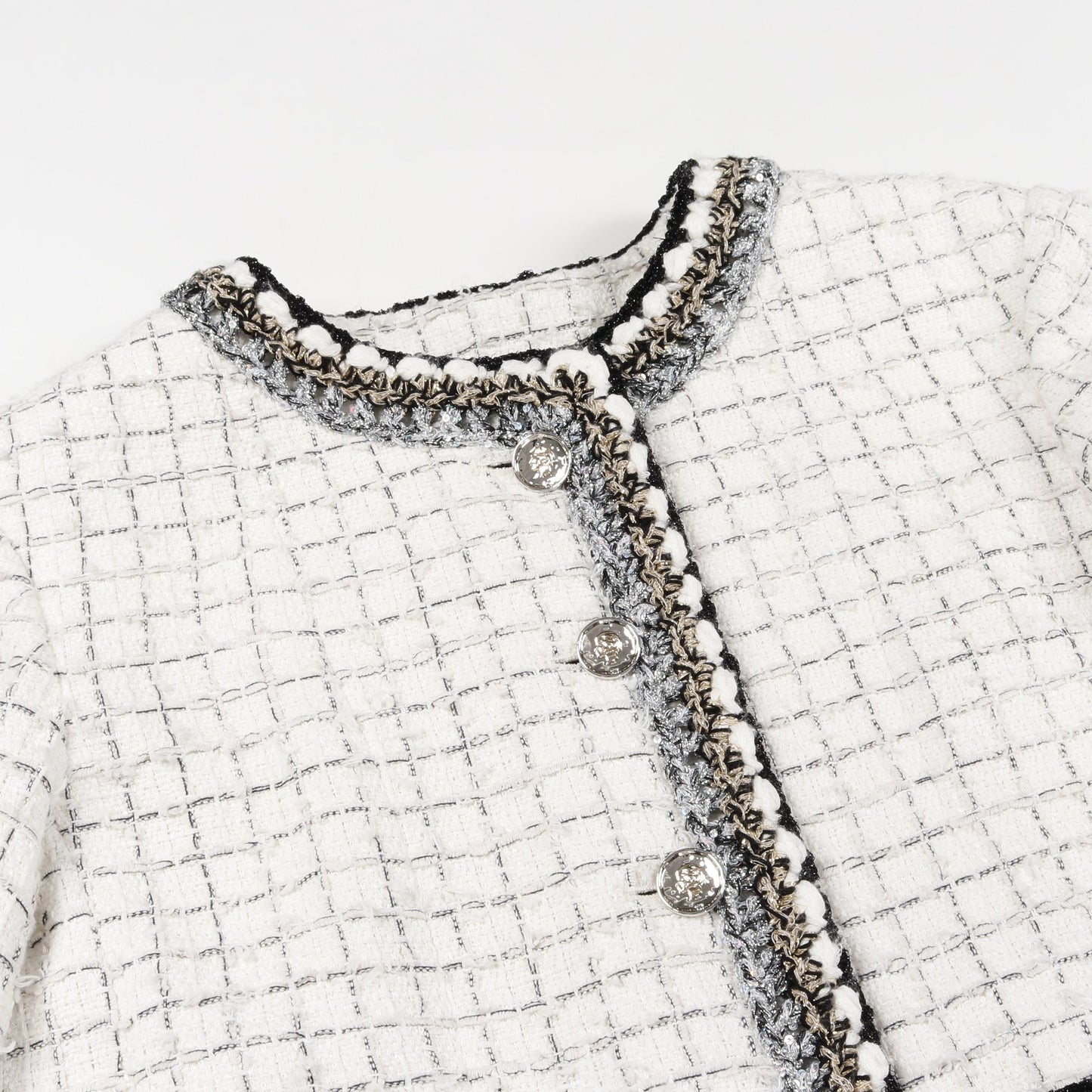ココマークボタン ツイード ノーカラージャケット コットン ホワイト ブラック スパンコール シャネル アウター CHANEL
