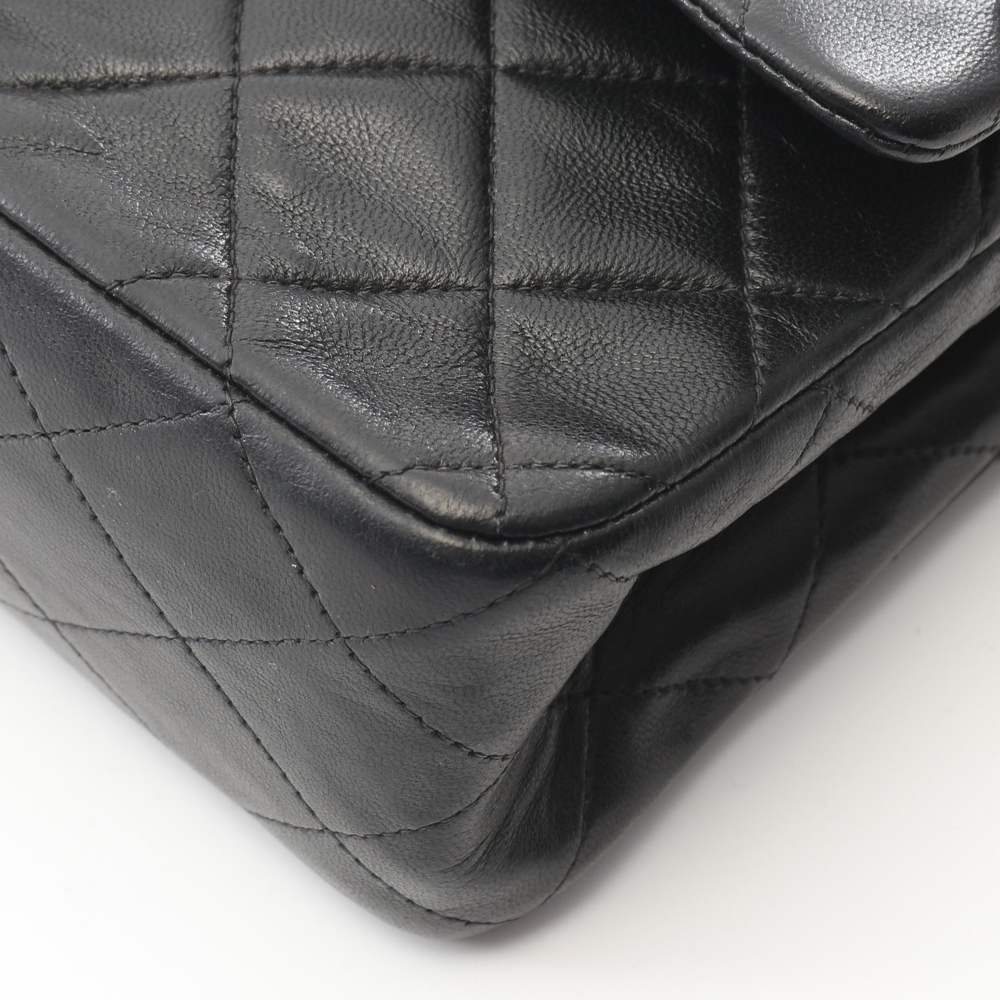 マトラッセ ダブルフラップ Wチェーンショルダーバッグ ラムスキン ブラック ゴールド金具 シャネル バッグ CHANEL
