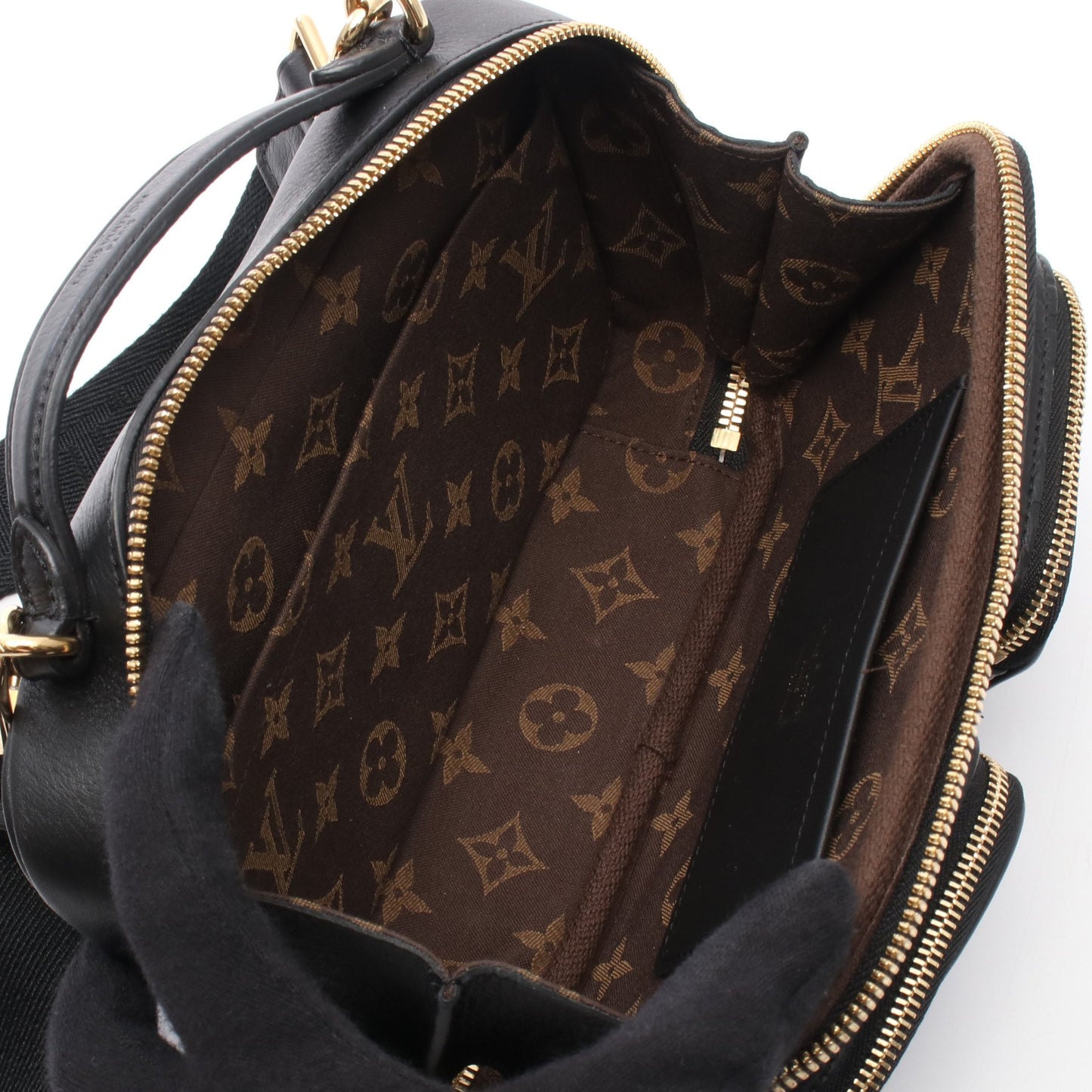 ユーティリティ クロスボディ ショルダーバッグ レザー ブラック 2WAY ルイヴィトン バッグ LOUIS VUITTON