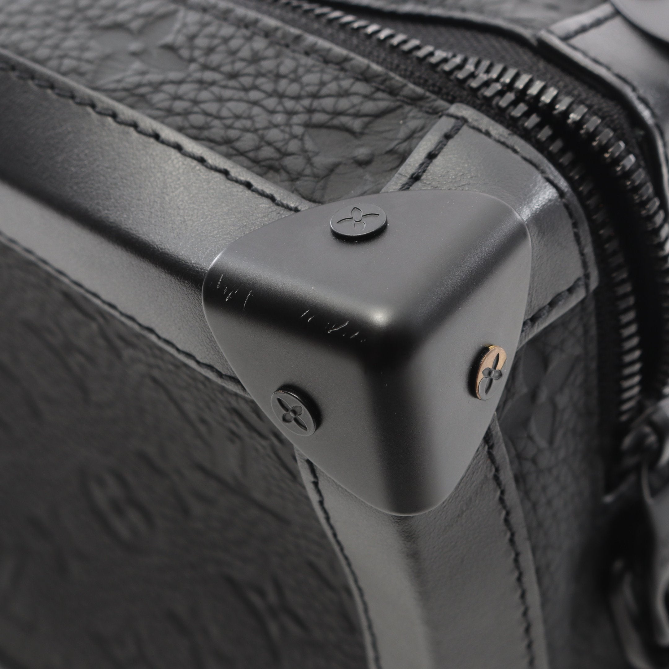 ソフトトランク モノグラムトリヨン ノワール ショルダーバッグ レザー