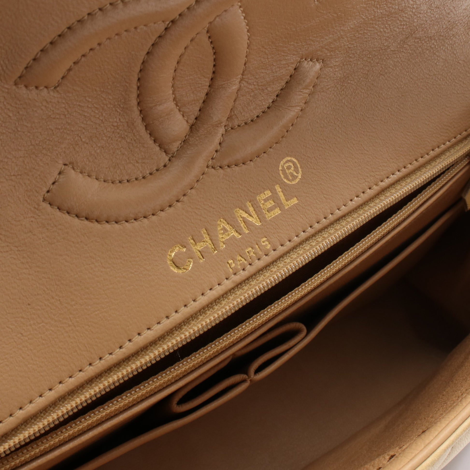 マトラッセ パリ限定 Wフラップ Wチェーンショルダーバッグ ラムスキン ベージュ コンビ金具 シャネル バッグ CHANEL