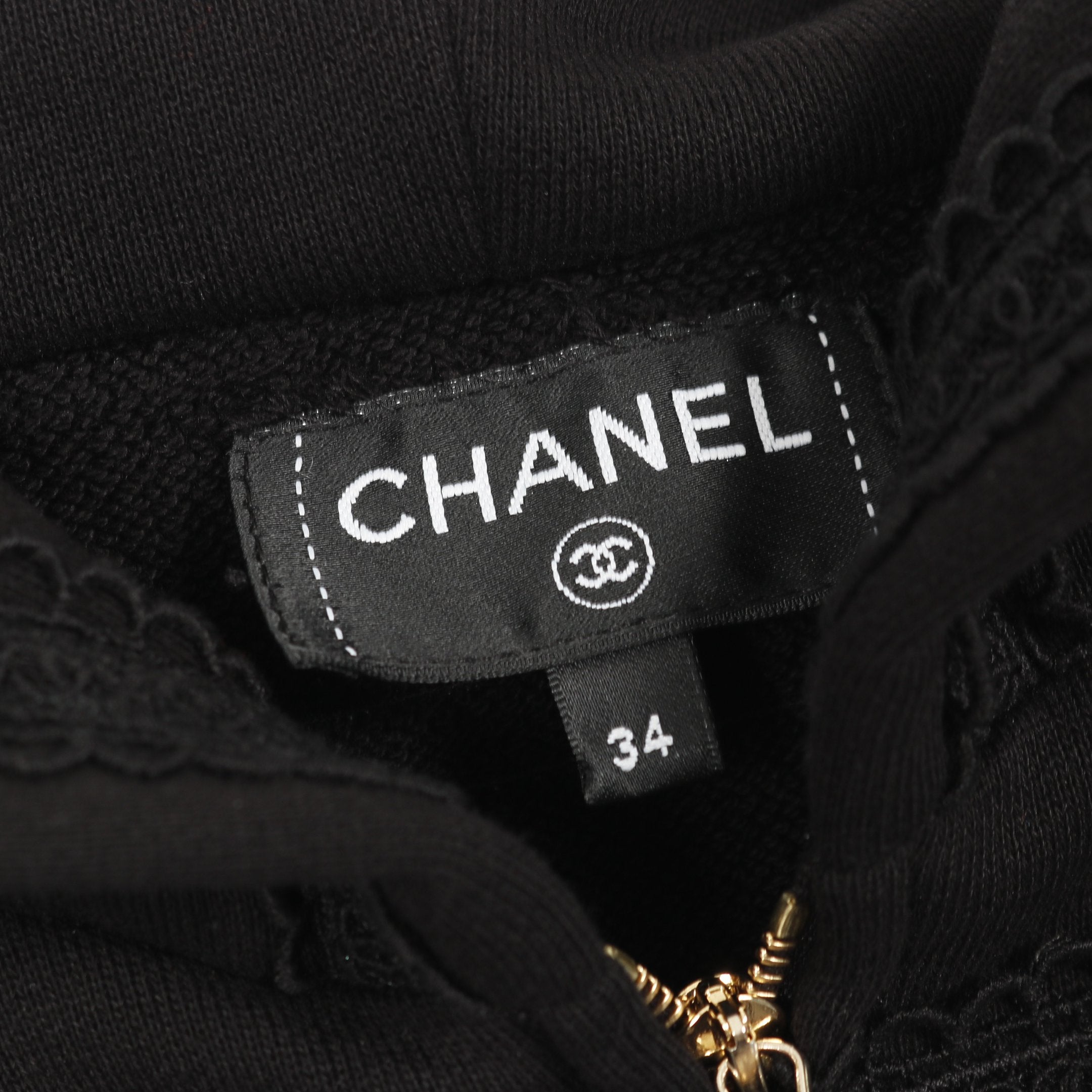 極美品◎CHANEL シャネル 23B P75490 シルク100％ ココマークチェーン ジップアップ パーカー／ジャケット ブラック ゴールド金具 34 伊製 ココマークレース ジップアップパーカー コットン ブラック シャネル