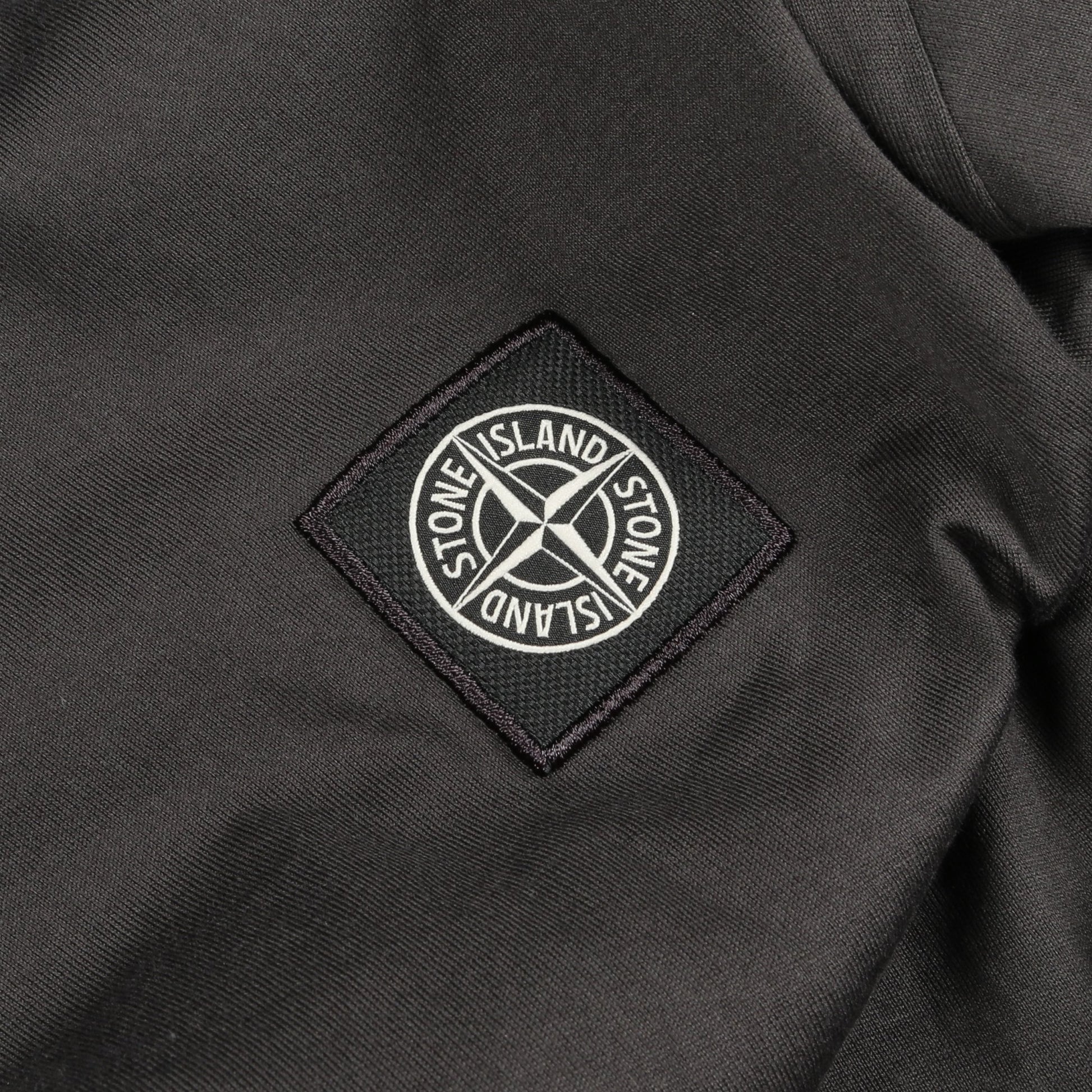 LOGO PATCH LONG SLEEVE T-SHIRT Tシャツ 長袖 コットン ブラック ストーンアイランド トップス Stone Island