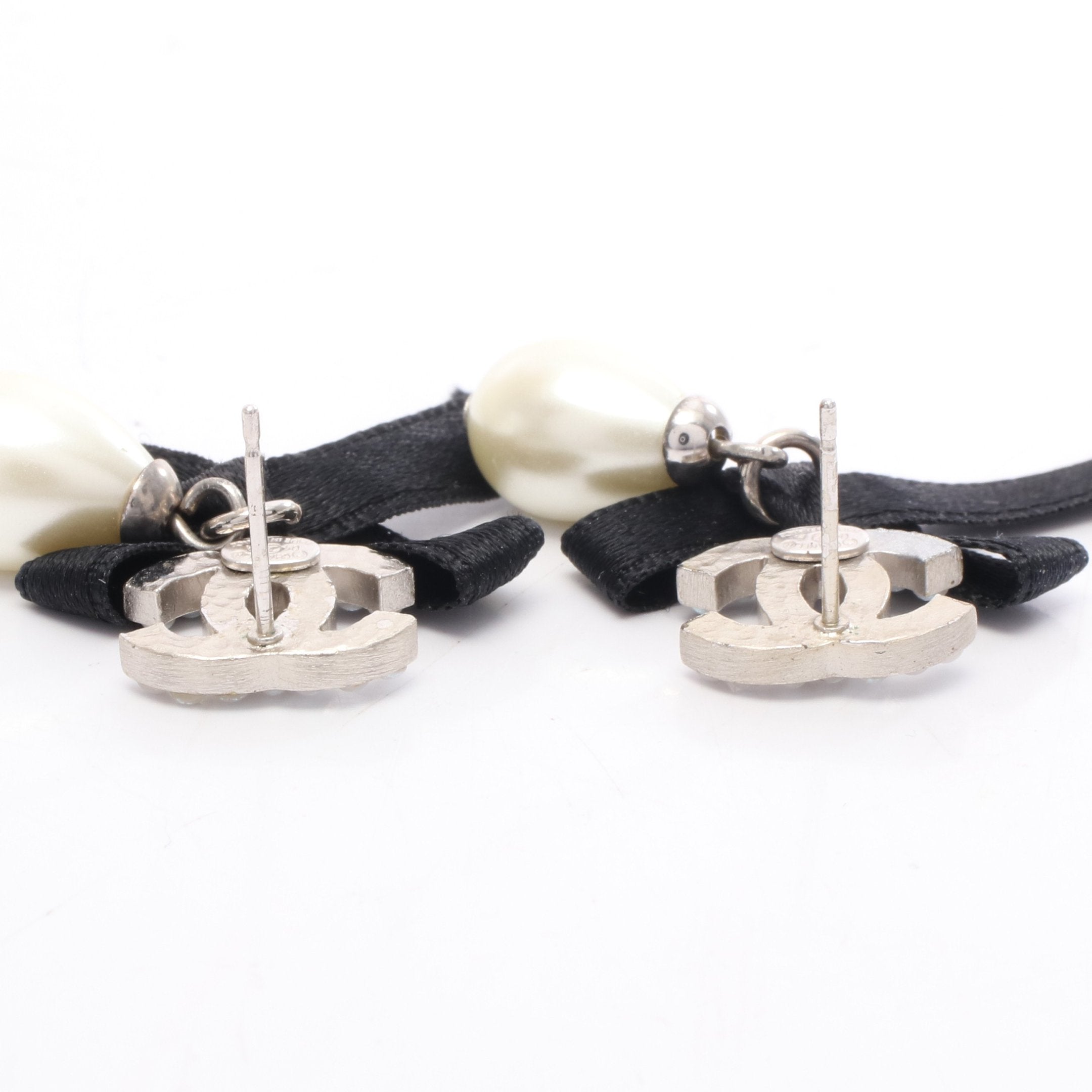 ココマーク リボン ピアス GP フェイクパール ゴールド オフホワイト