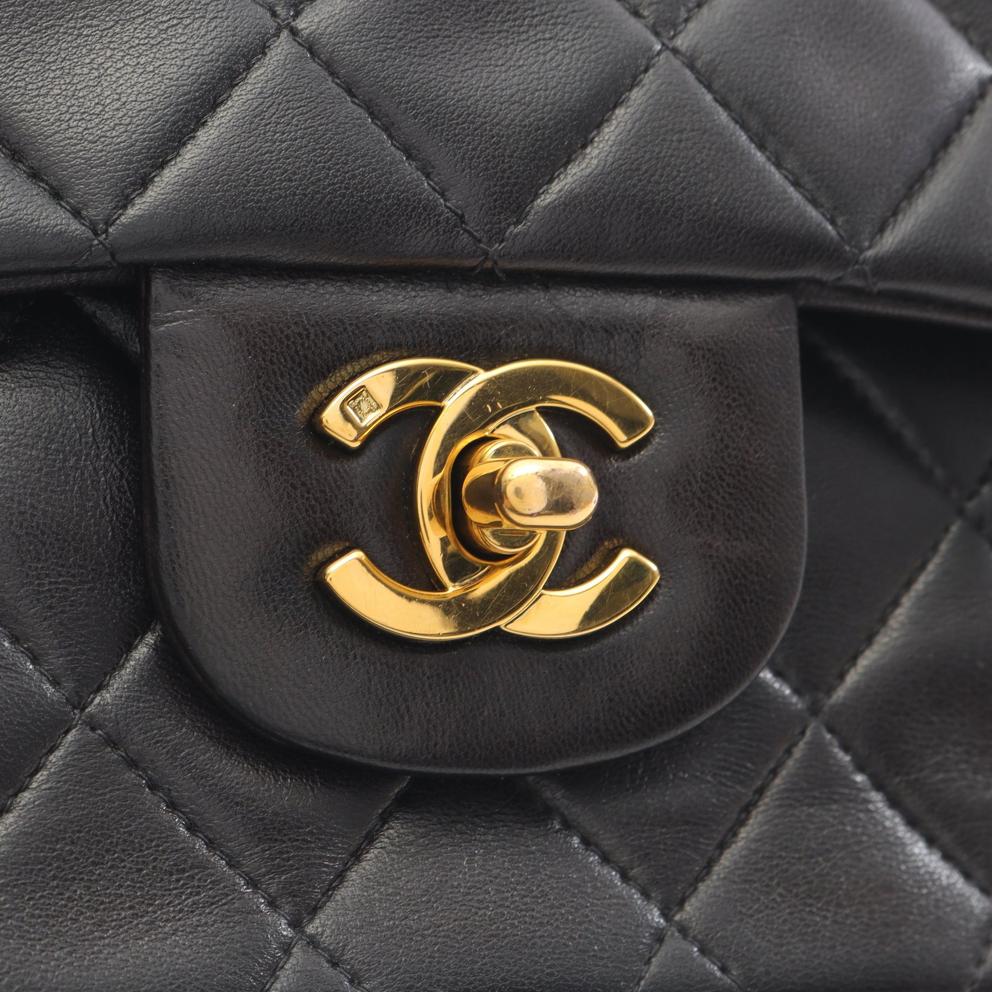 マトラッセ Wフラップ Wチェーンショルダーバッグ ラムスキン ブラック ゴールド金具 シャネル バッグ CHANEL