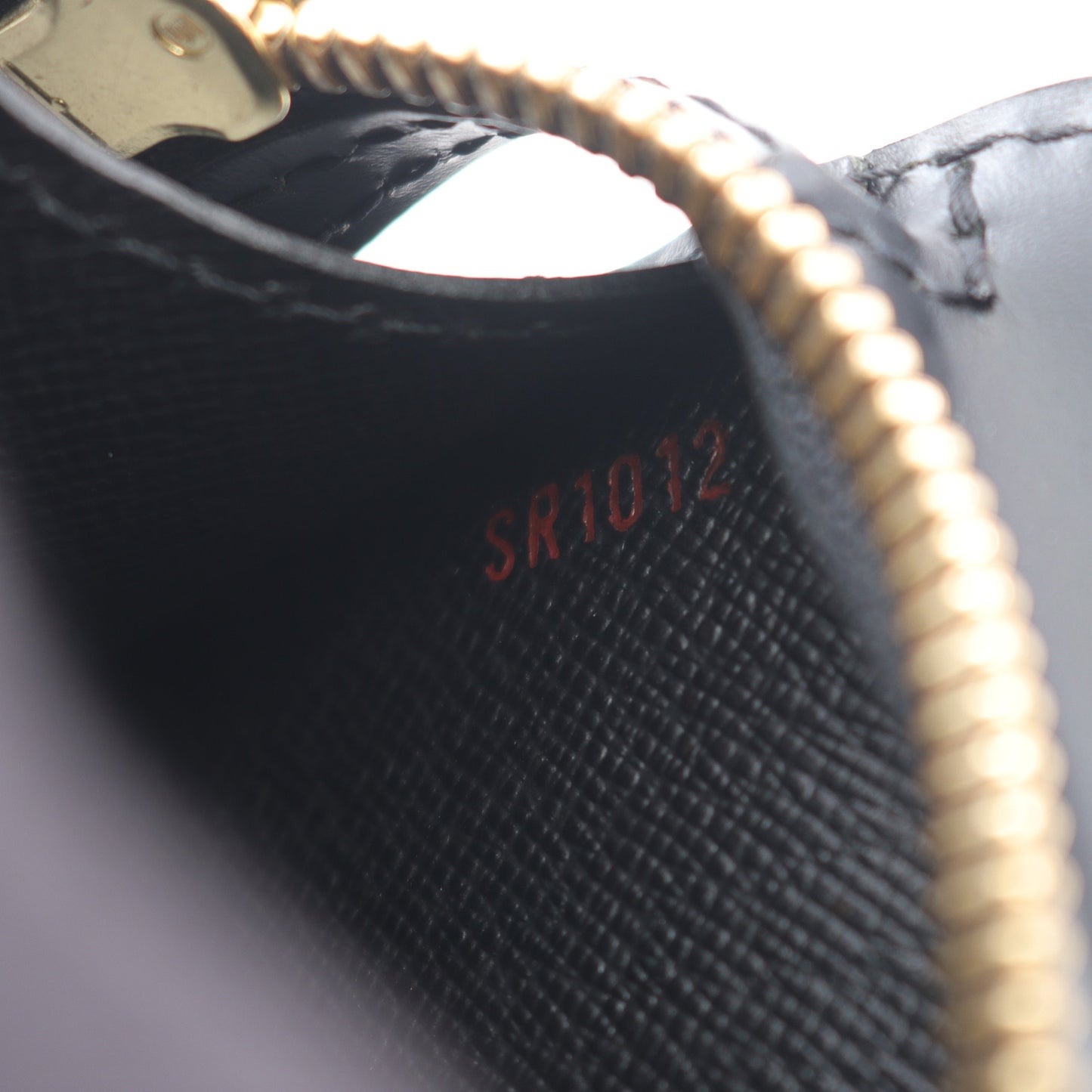 ポシェット オム エピ ノワール クラッチバッグ レザー ブラック ルイヴィトン バッグ LOUIS VUITTON