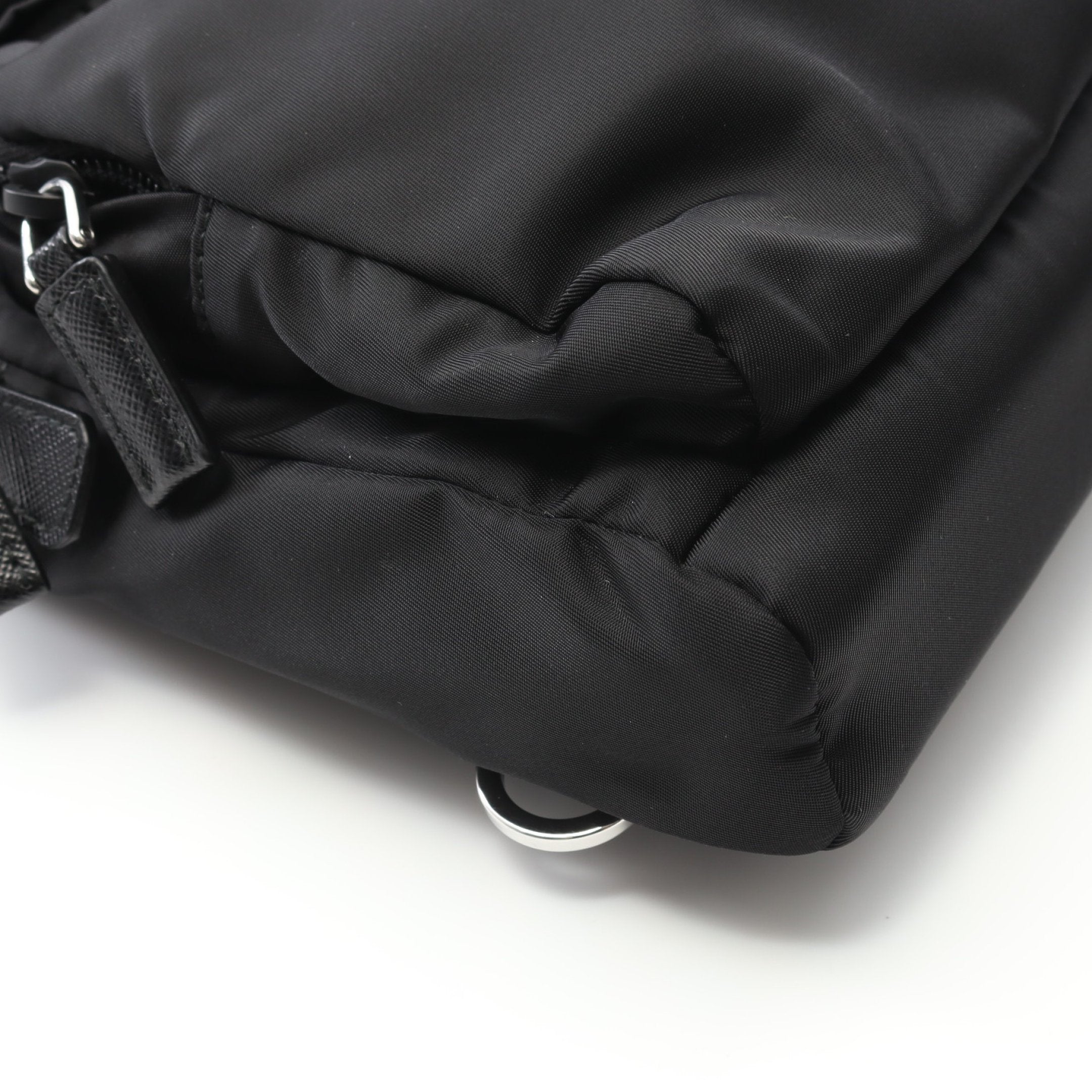 Re-Nylon ボディバッグ ナイロン サフィアーノレザー ブラック