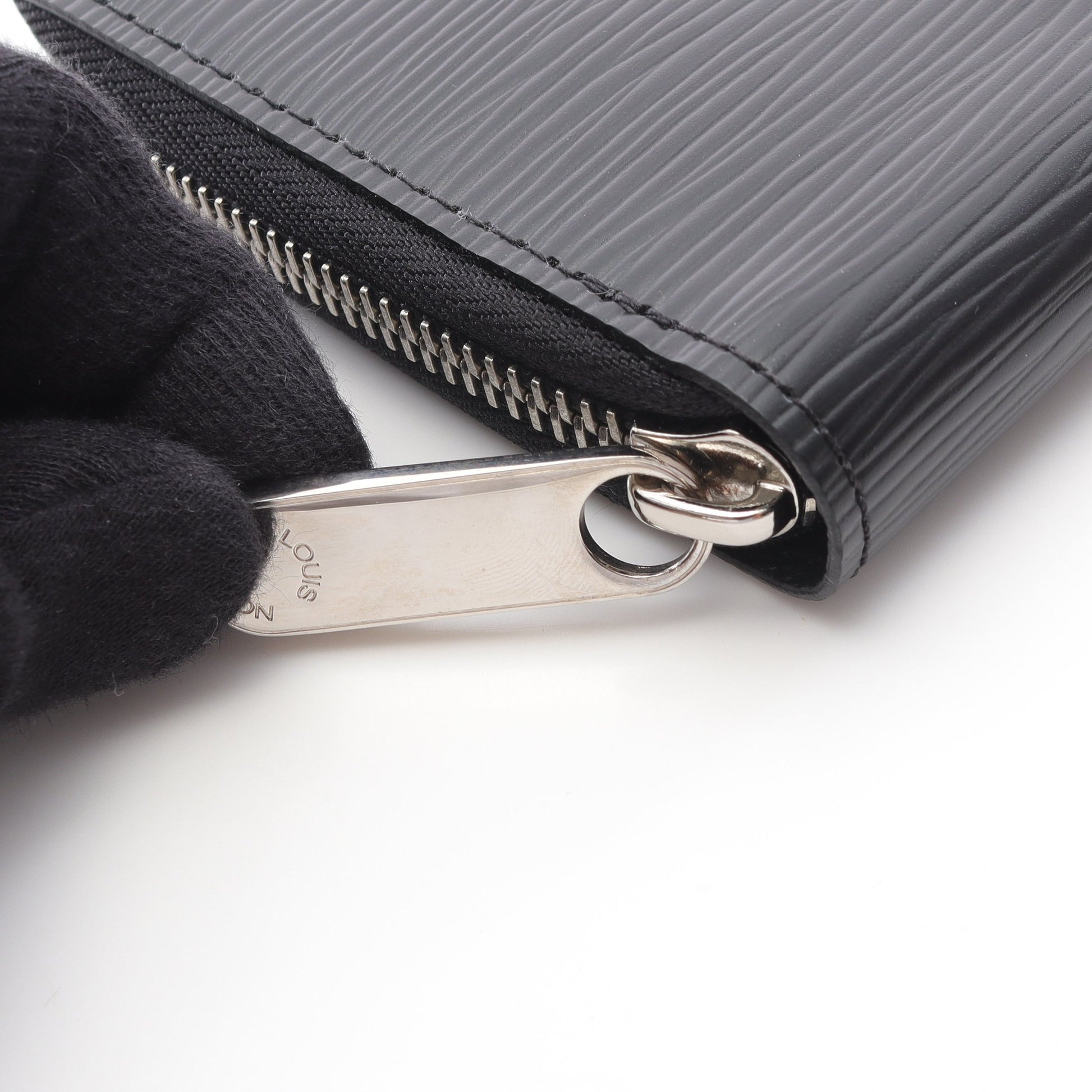 ジッピーウォレット エピ ノワール ラウンドファスナー長財布 レザー ブラック ルイヴィトン 財布・小物 LOUIS VUITTON