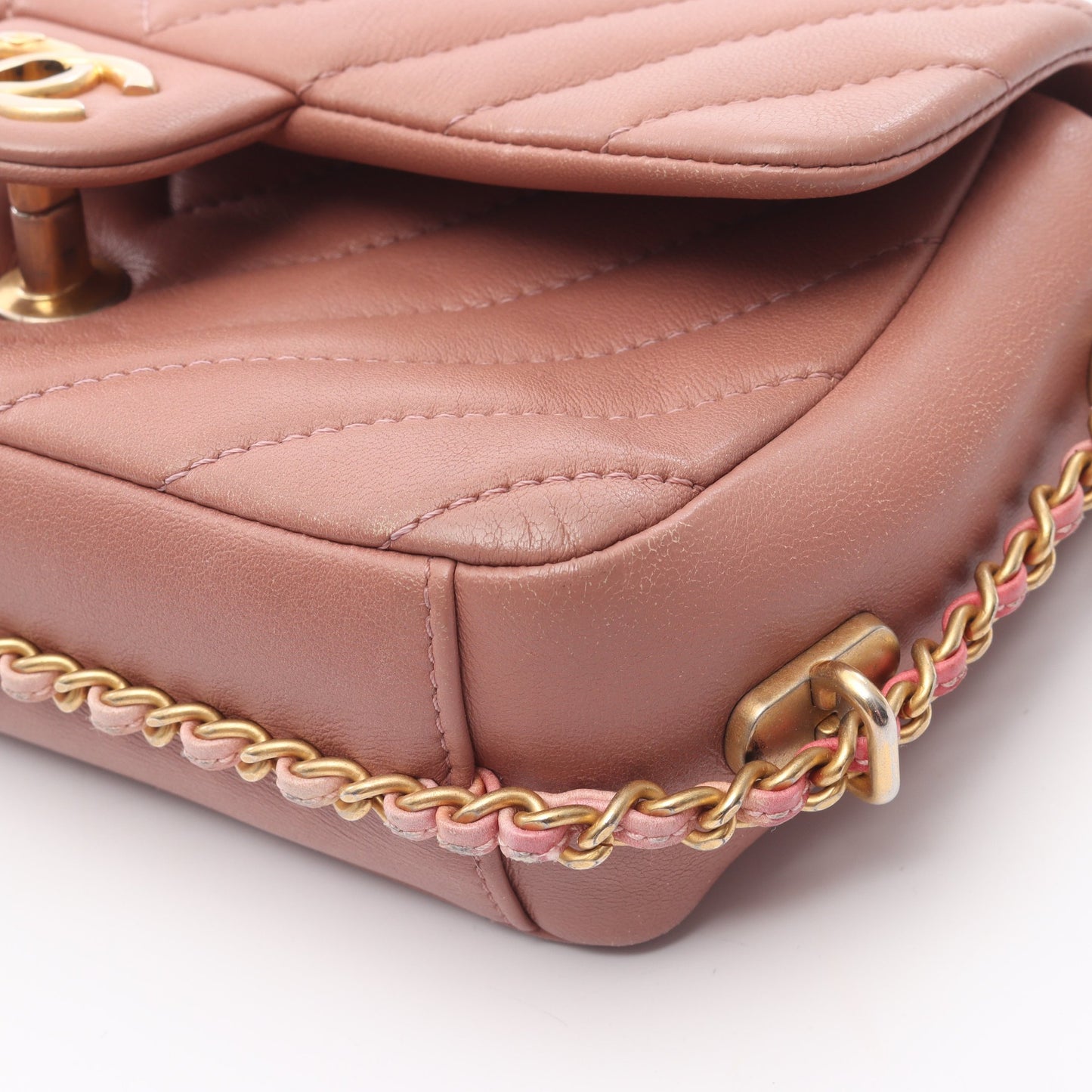 シェブロン Vステッチ チェーンショルダーバッグ レザー ダスティピンク ゴールド金具 シャネル バッグ CHANEL
