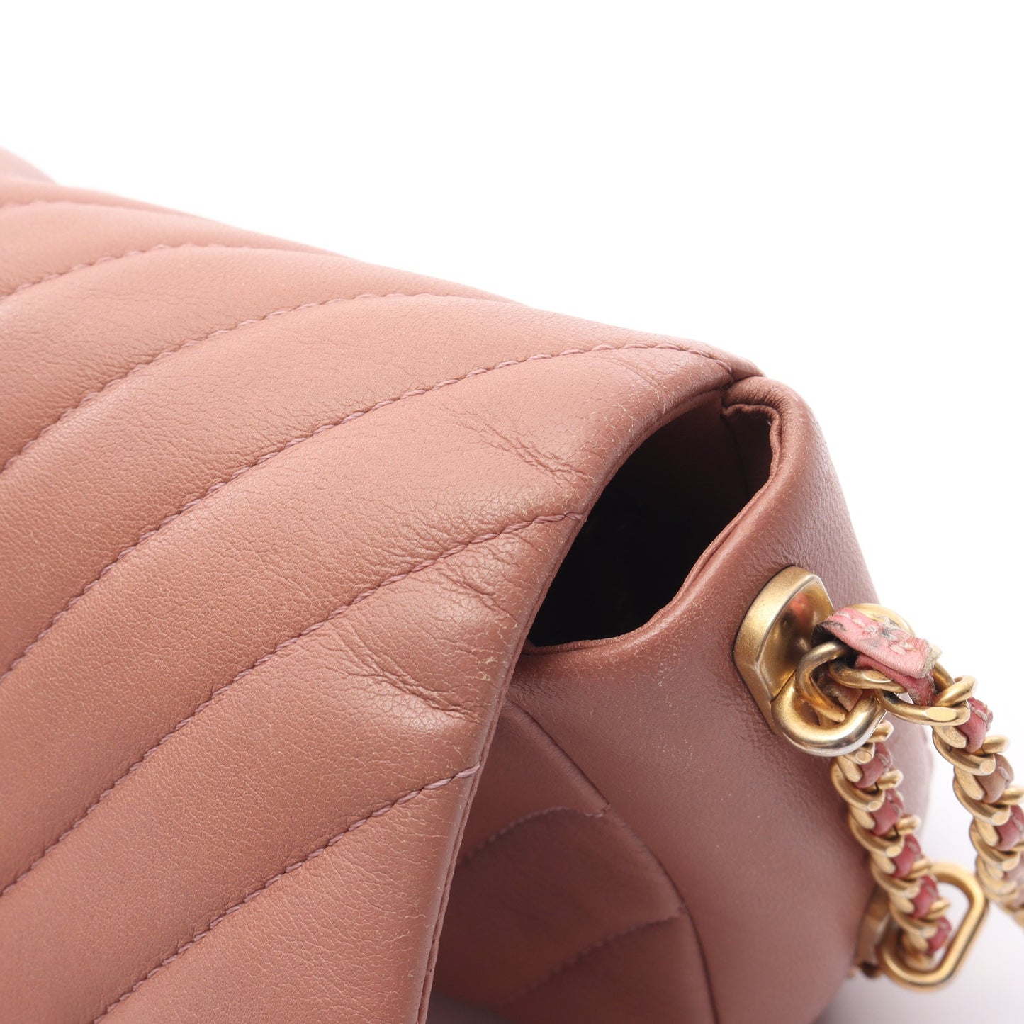 シェブロン Vステッチ チェーンショルダーバッグ レザー ダスティピンク ゴールド金具 シャネル バッグ CHANEL
