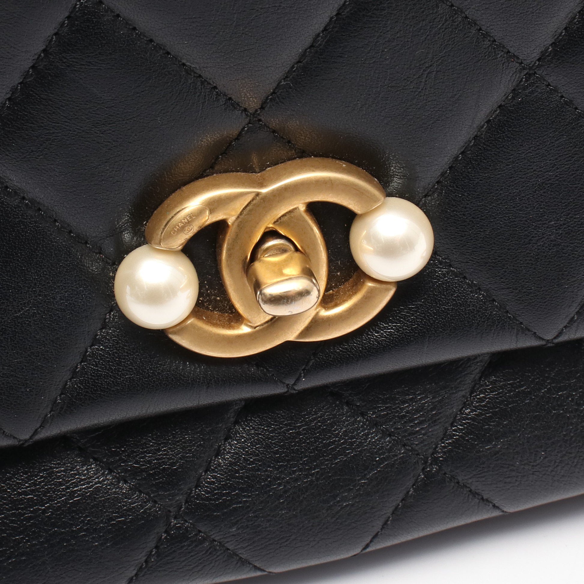 マトラッセ チェーンショルダーバッグ レザー ブラック ゴールド金具 シャネル バッグ CHANEL