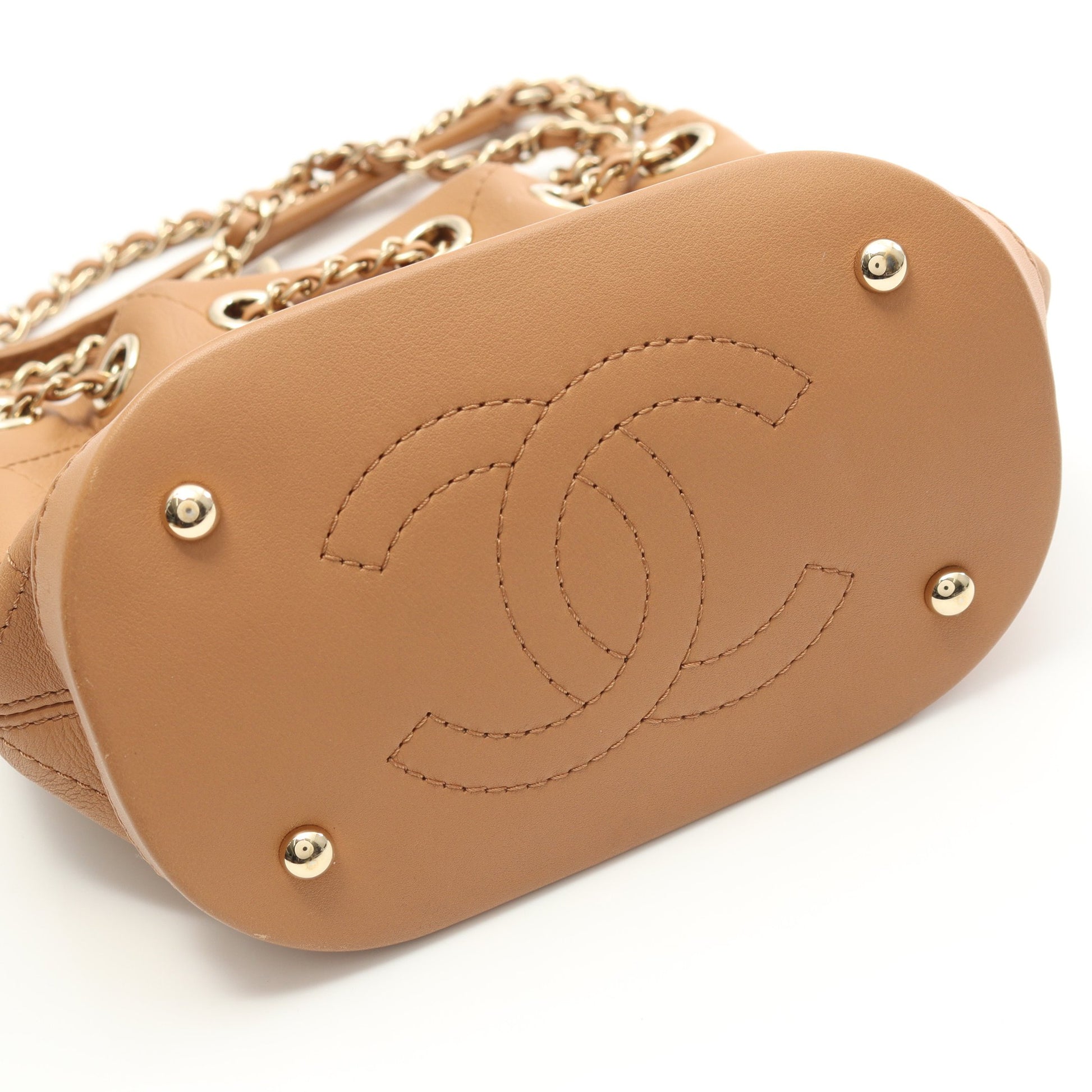 マトラッセ スモール バケット チェーンショルダーバッグ レザー ライトブラウン ゴールド金具 シャネル バッグ CHANEL