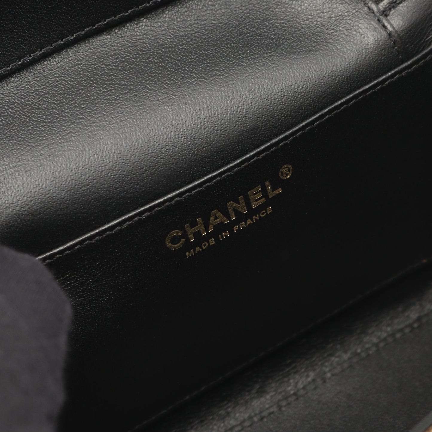 マトラッセ バニティバッグ チェーンショルダーバッグ ラムスキン ブラック ゴールド金具 シャネル バッグ CHANEL