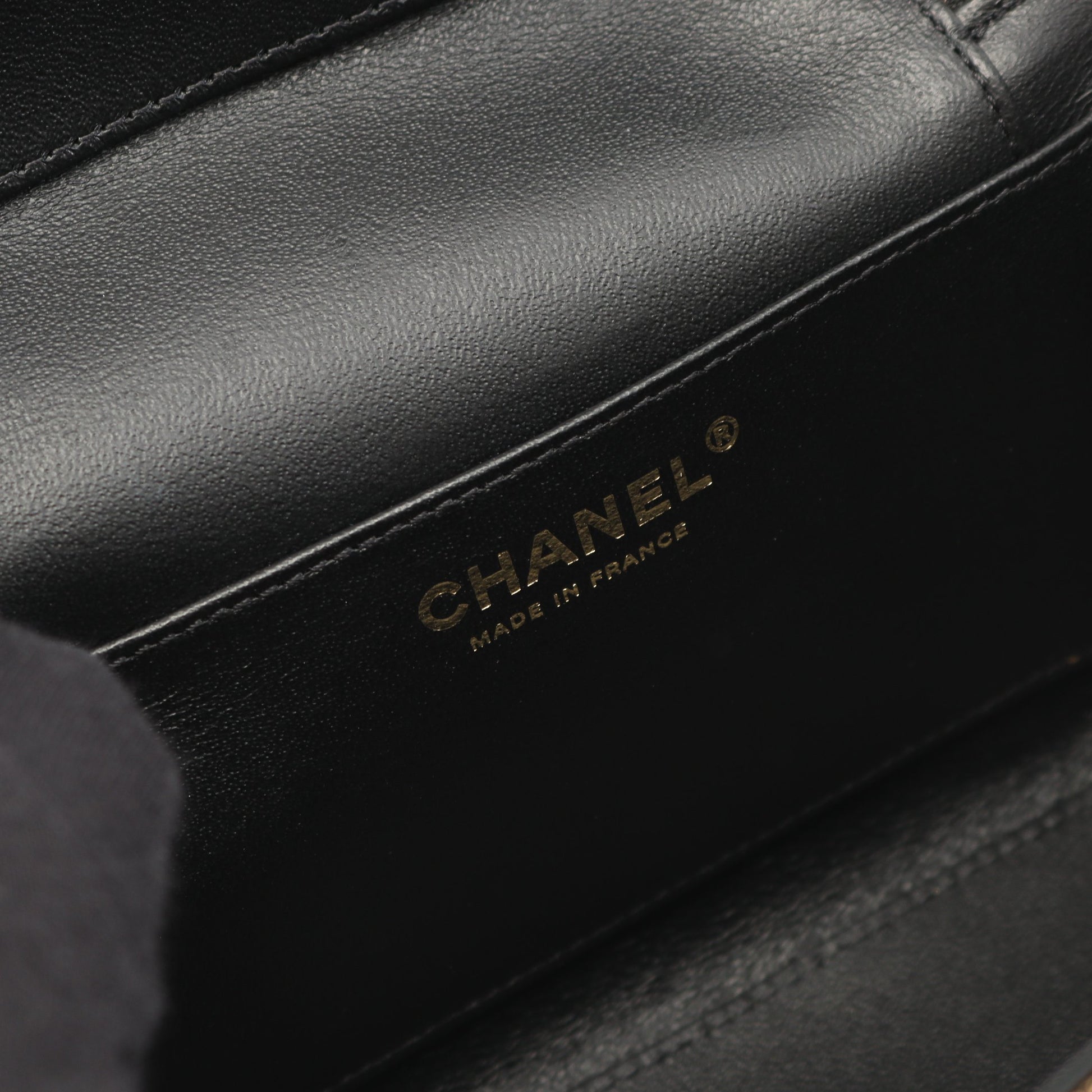 マトラッセ バニティバッグ チェーンショルダーバッグ ラムスキン ブラック ゴールド金具 シャネル バッグ CHANEL