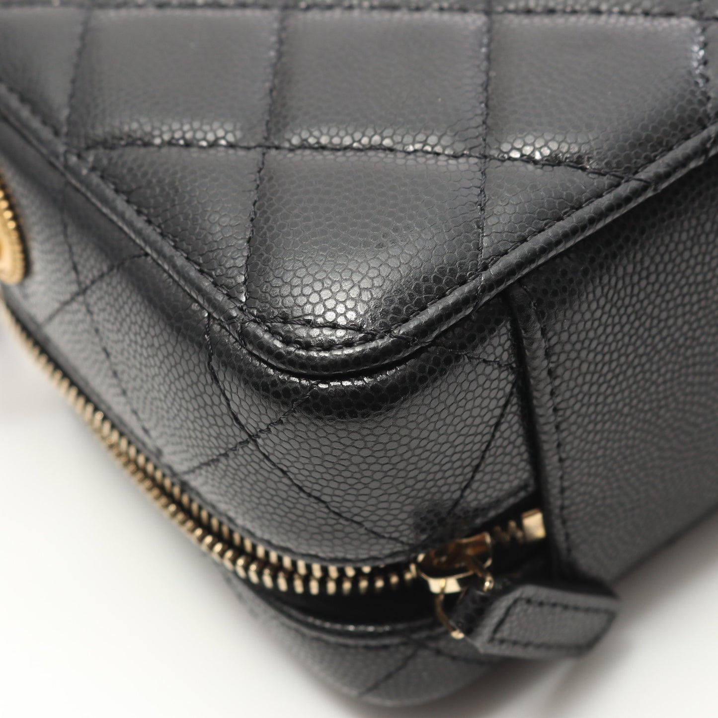 マトラッセ ミニ カメラバッグ チェーンショルダーバッグ キャビアスキン ブラック ゴールド金具 シャネル バッグ CHANEL